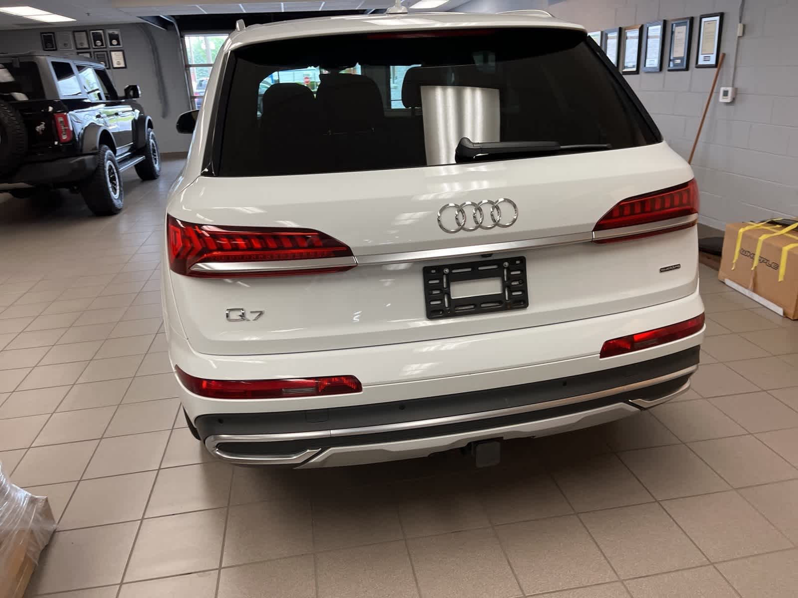 Thumbnail: 2021 Audi Q7 - 10