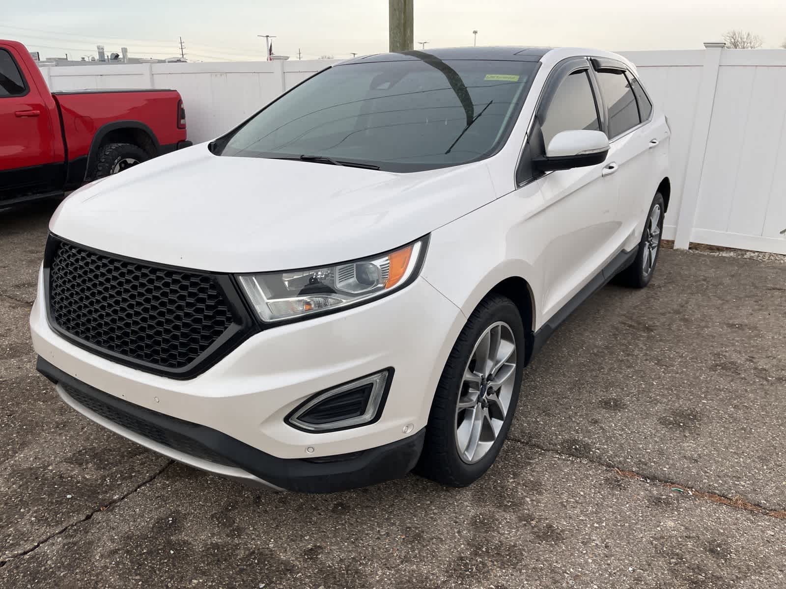 Thumbnail: 2016 Ford Edge - 3