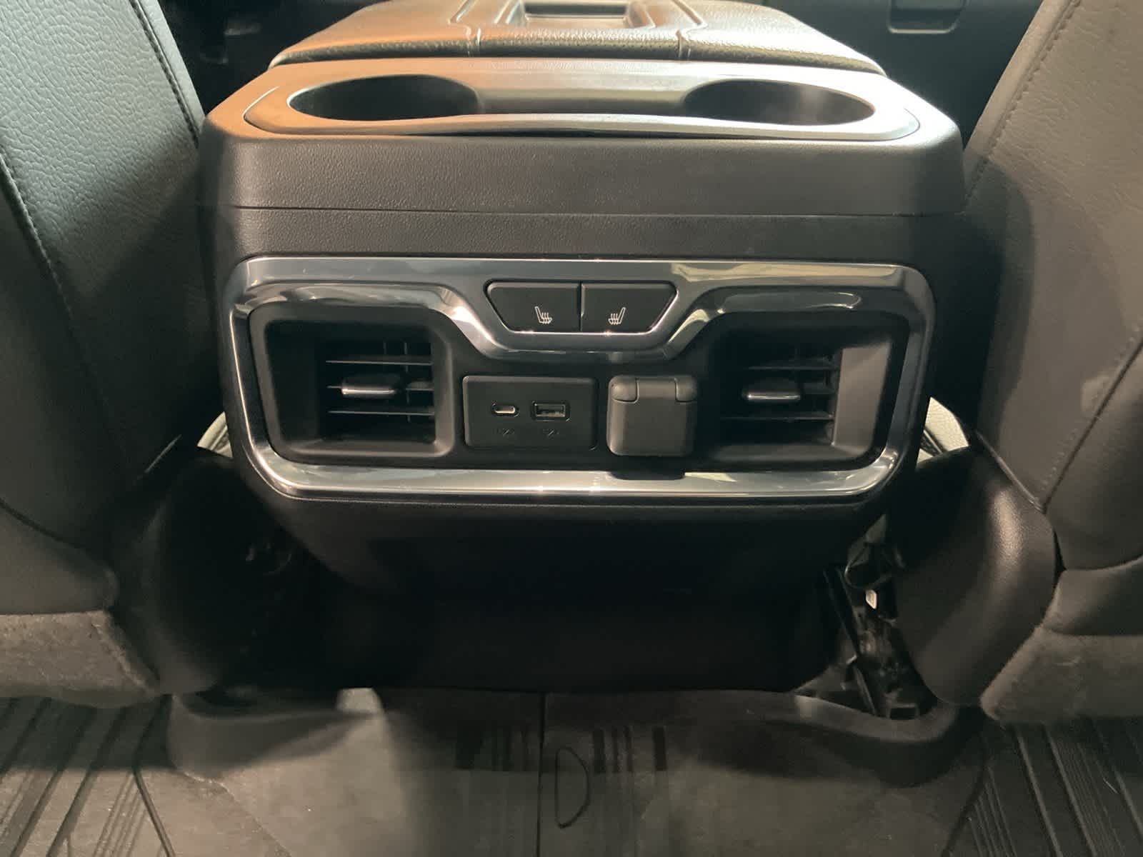 Thumbnail: 2020 GMC Sierra 3500 - 28