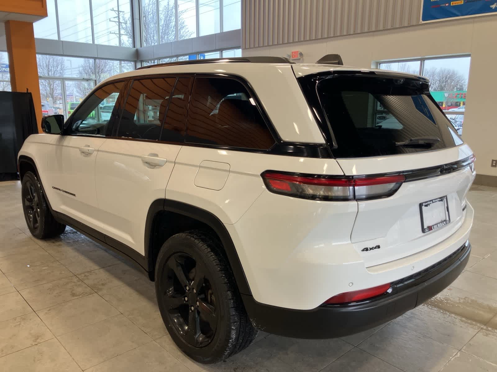 Thumbnail: 2023 Jeep Grand Cherokee - 7