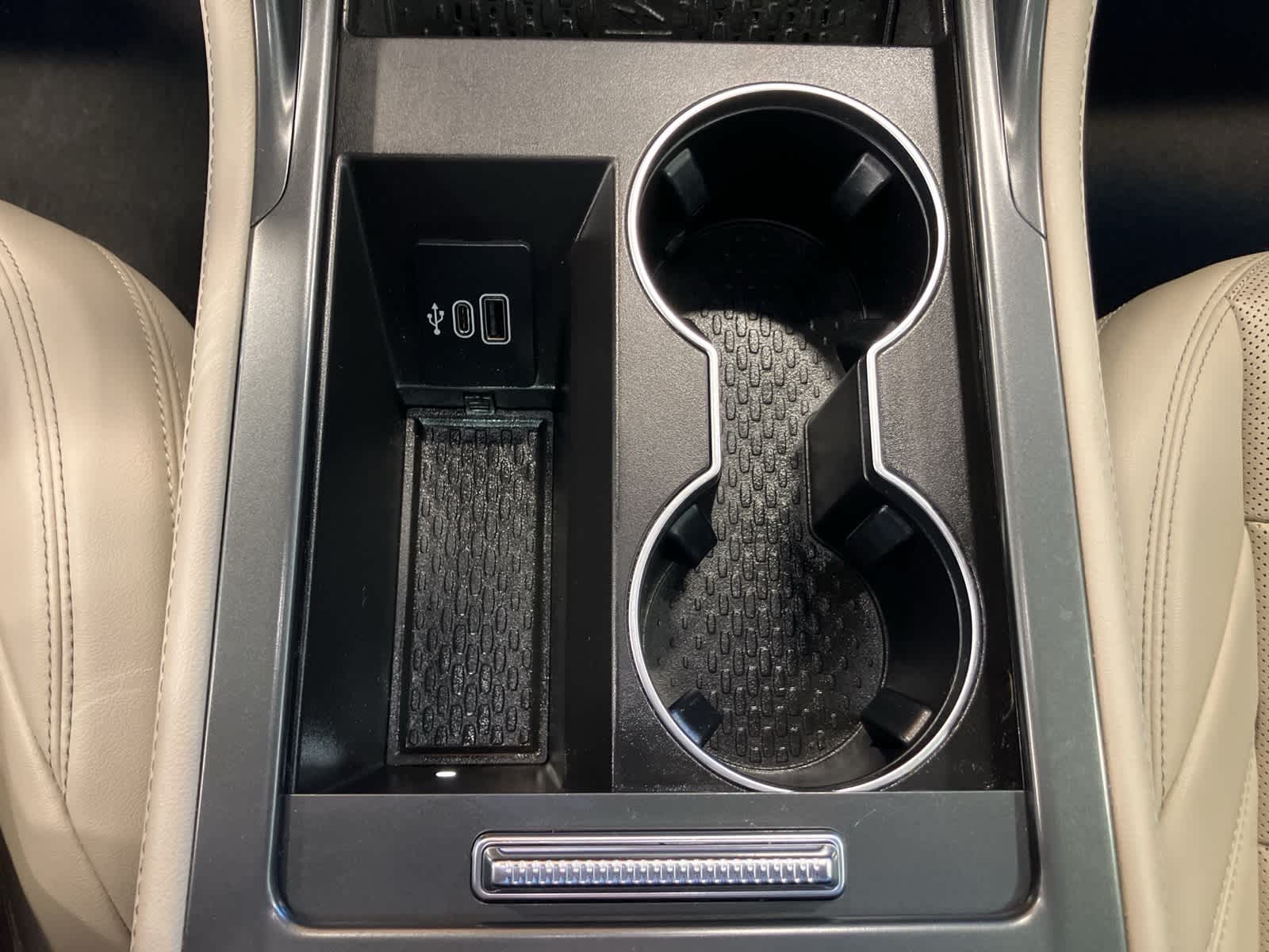 Thumbnail: 2024 Lincoln Nautilus - 21