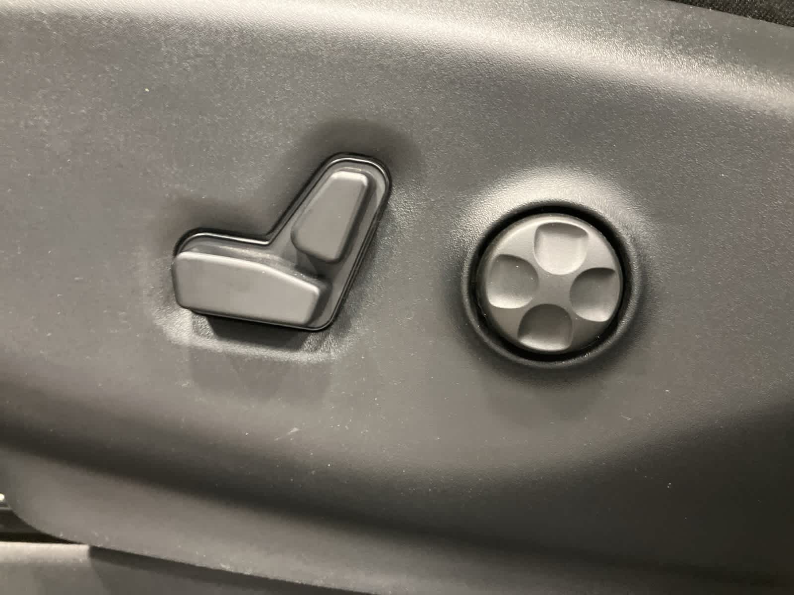 Thumbnail: 2026 Chrysler Pacifica - 13