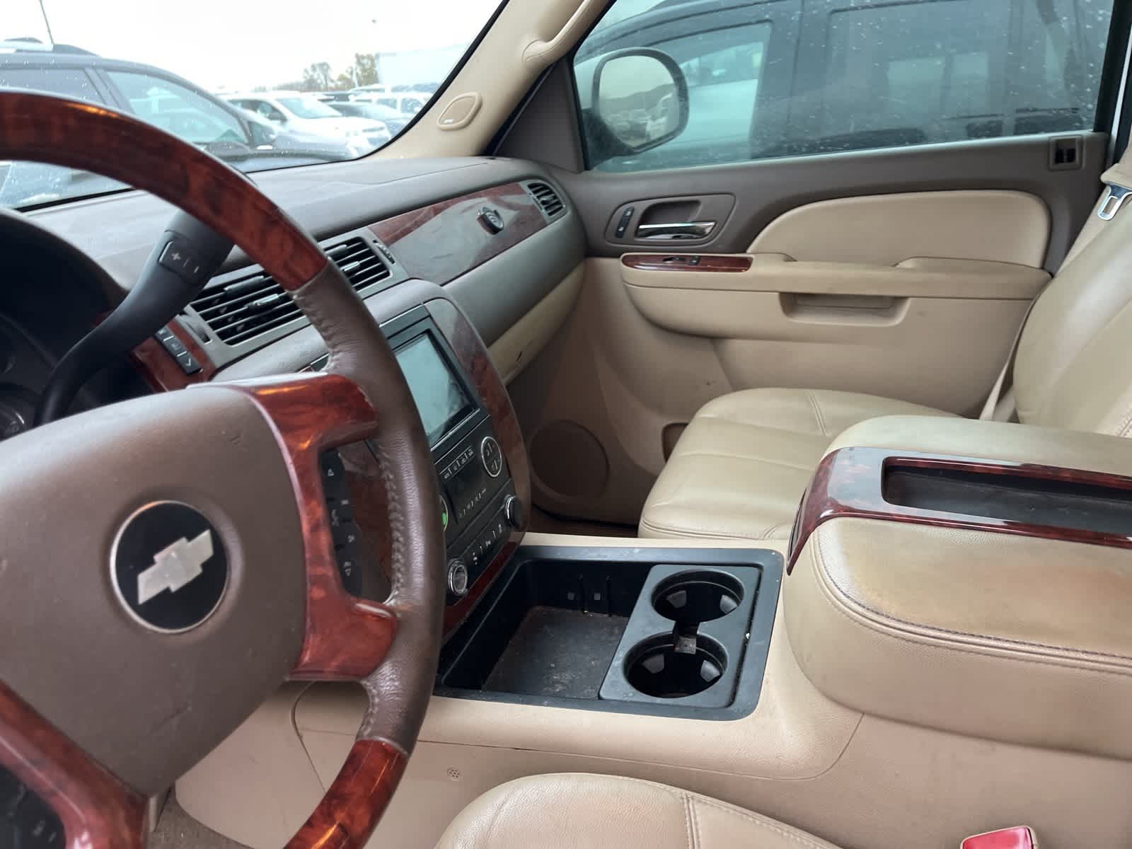 Thumbnail: 2013 Chevrolet Tahoe - 27