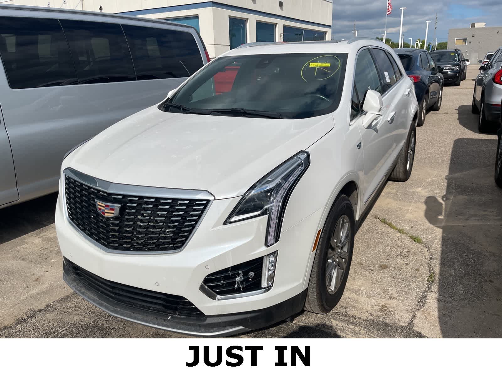 Thumbnail: 2021 Cadillac XT5 - 1