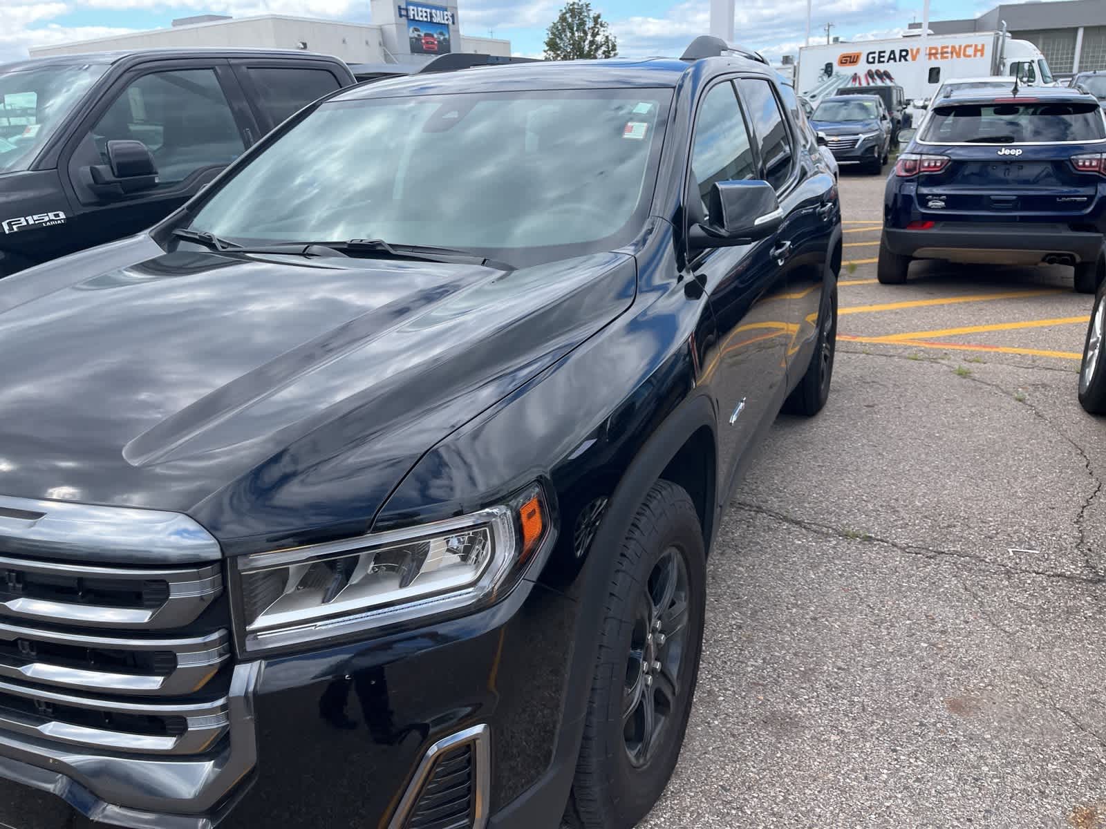 Thumbnail: 2023 GMC Acadia - 4