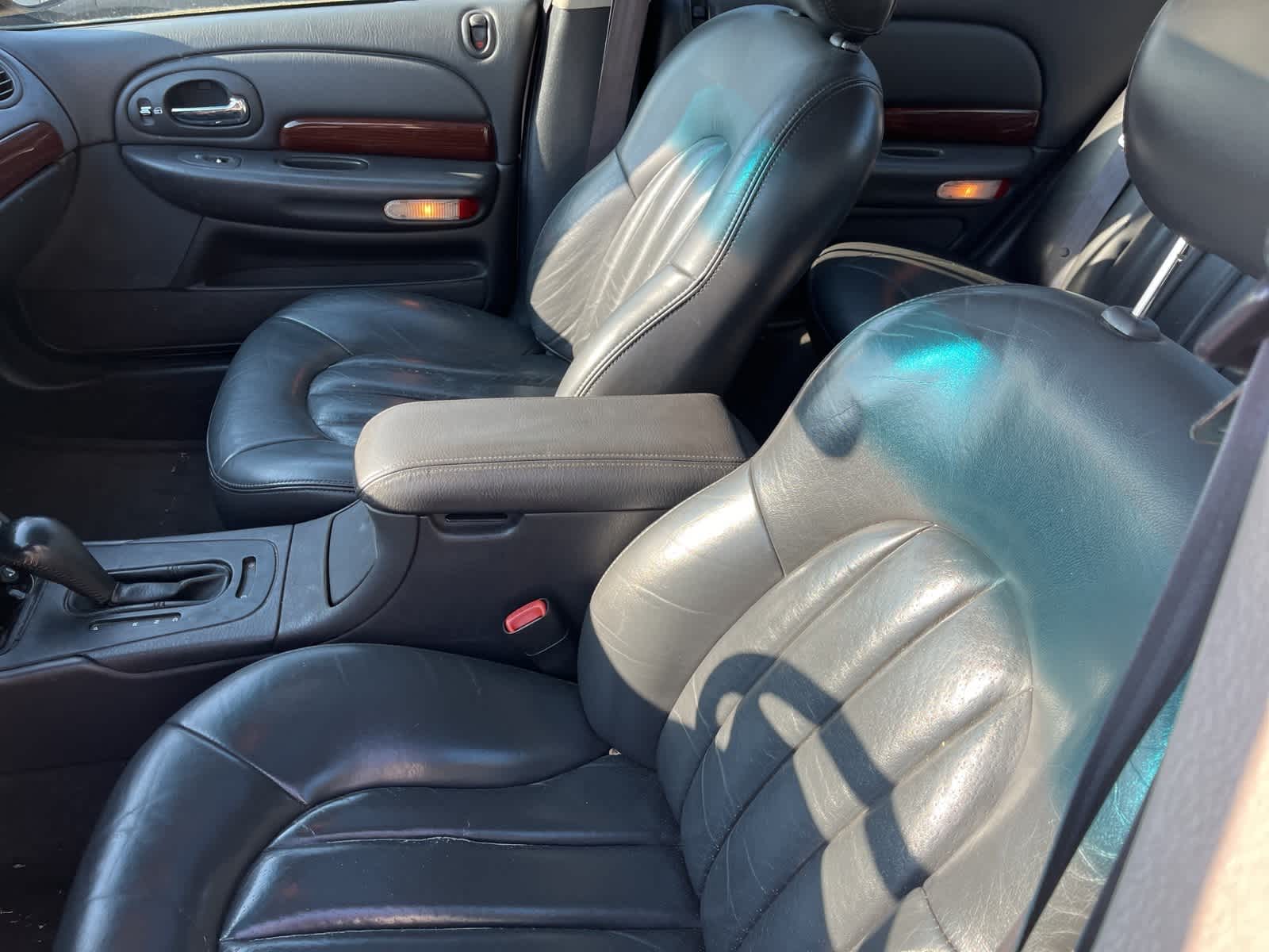 Thumbnail: 2000 Chrysler 300 - 21
