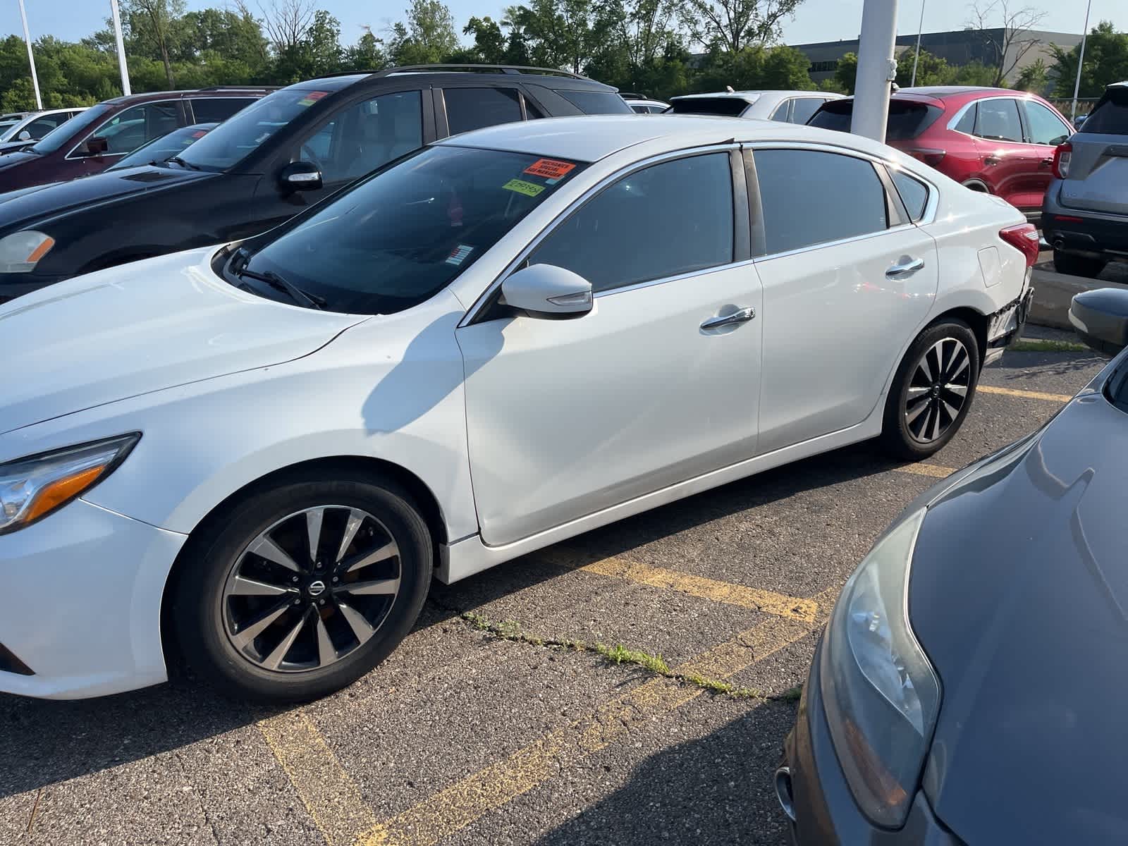 Thumbnail: 2018 Nissan Altima - 10