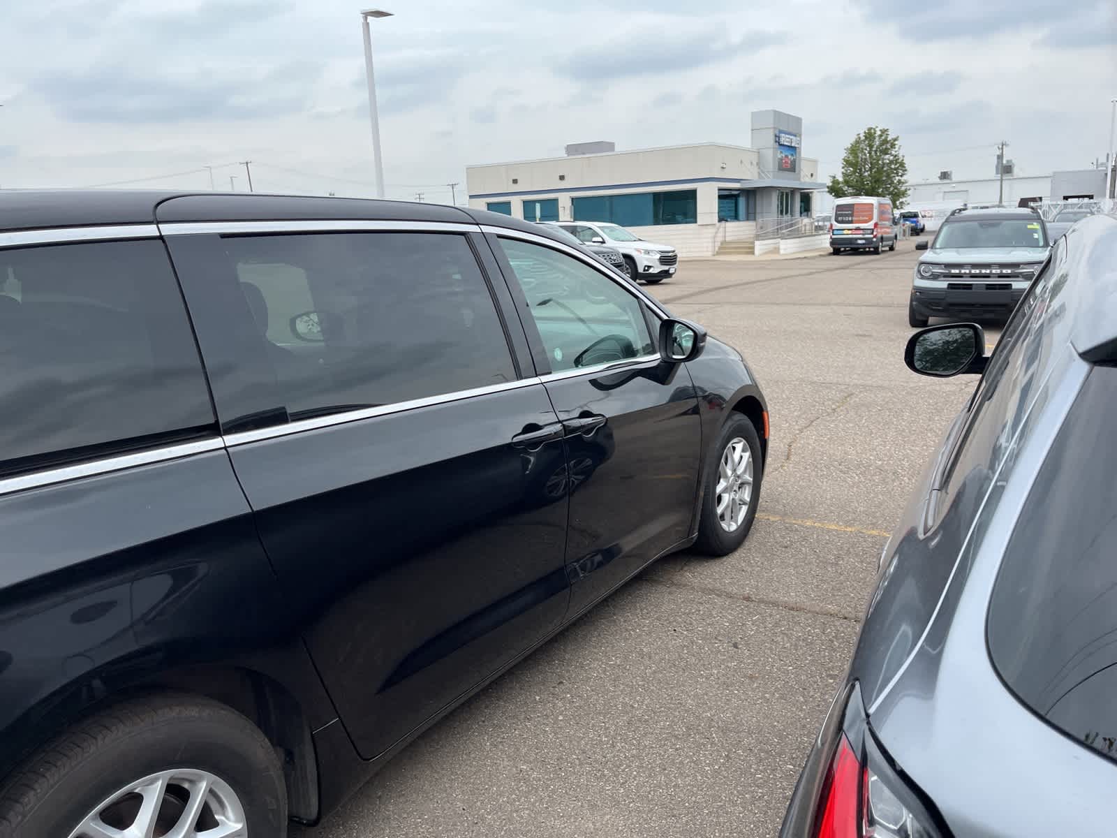 Thumbnail: 2023 Chrysler Pacifica - 16