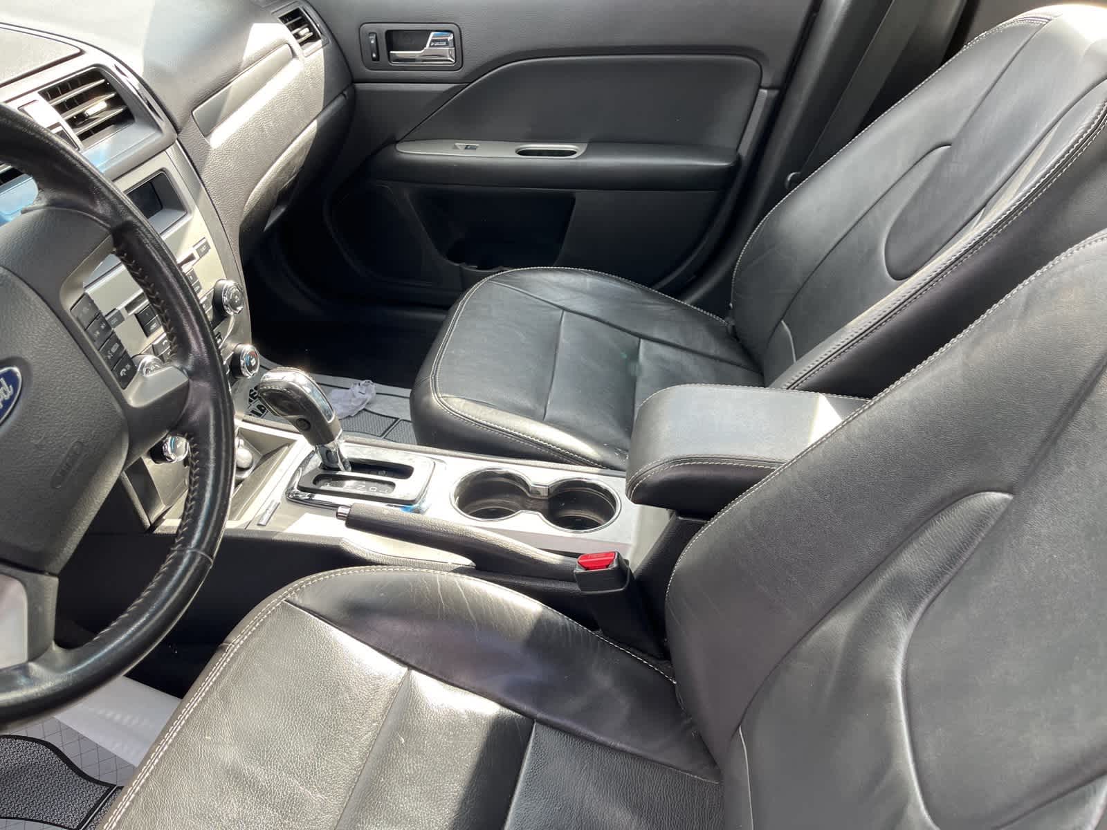 Thumbnail: 2011 Ford Fusion - 26