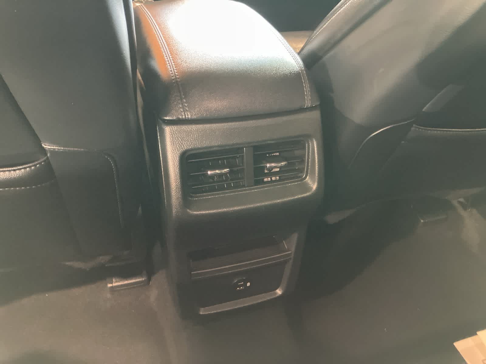 Thumbnail: 2022 Ford Edge - 20