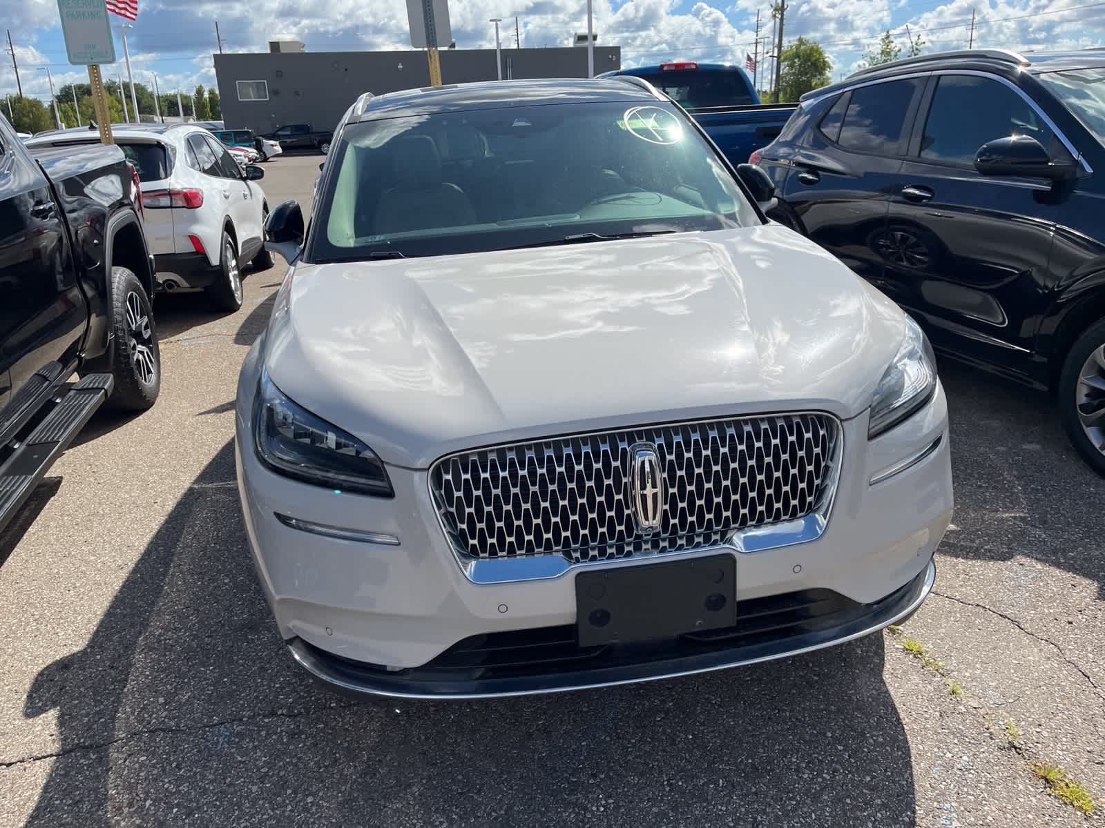 Thumbnail: 2021 Lincoln Corsair - 19