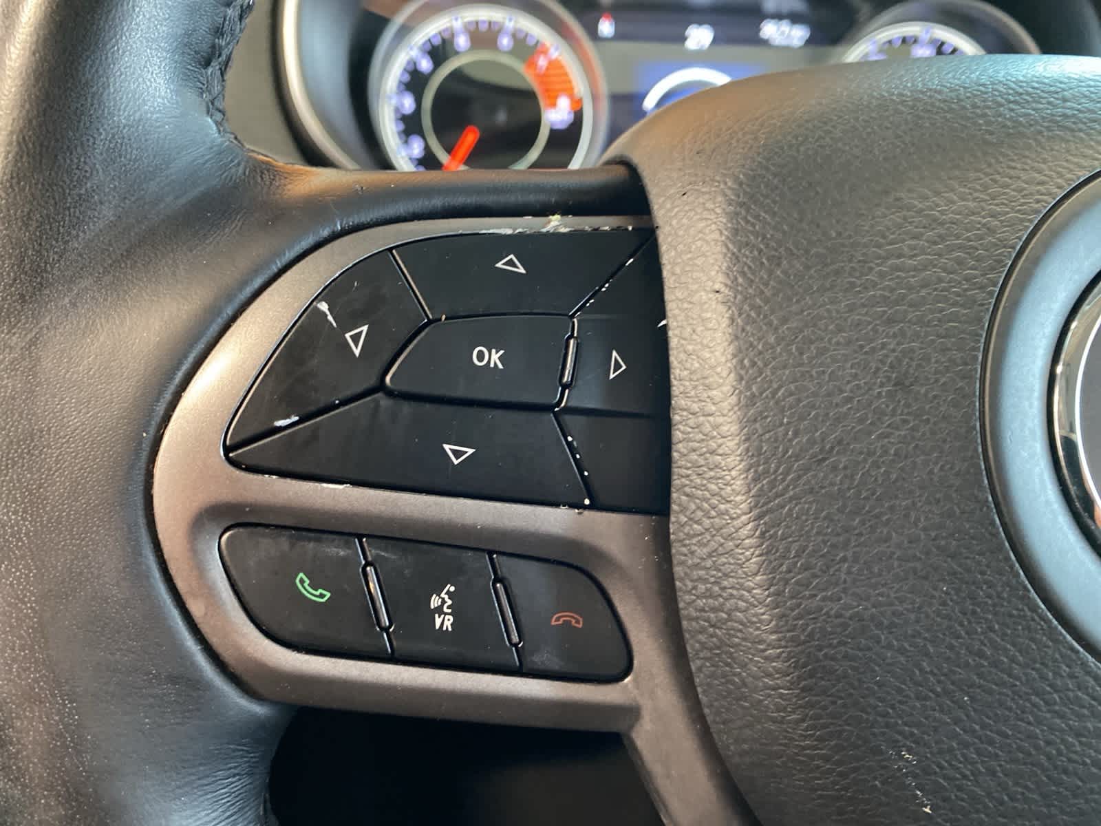 Thumbnail: 2021 Jeep Cherokee - 20