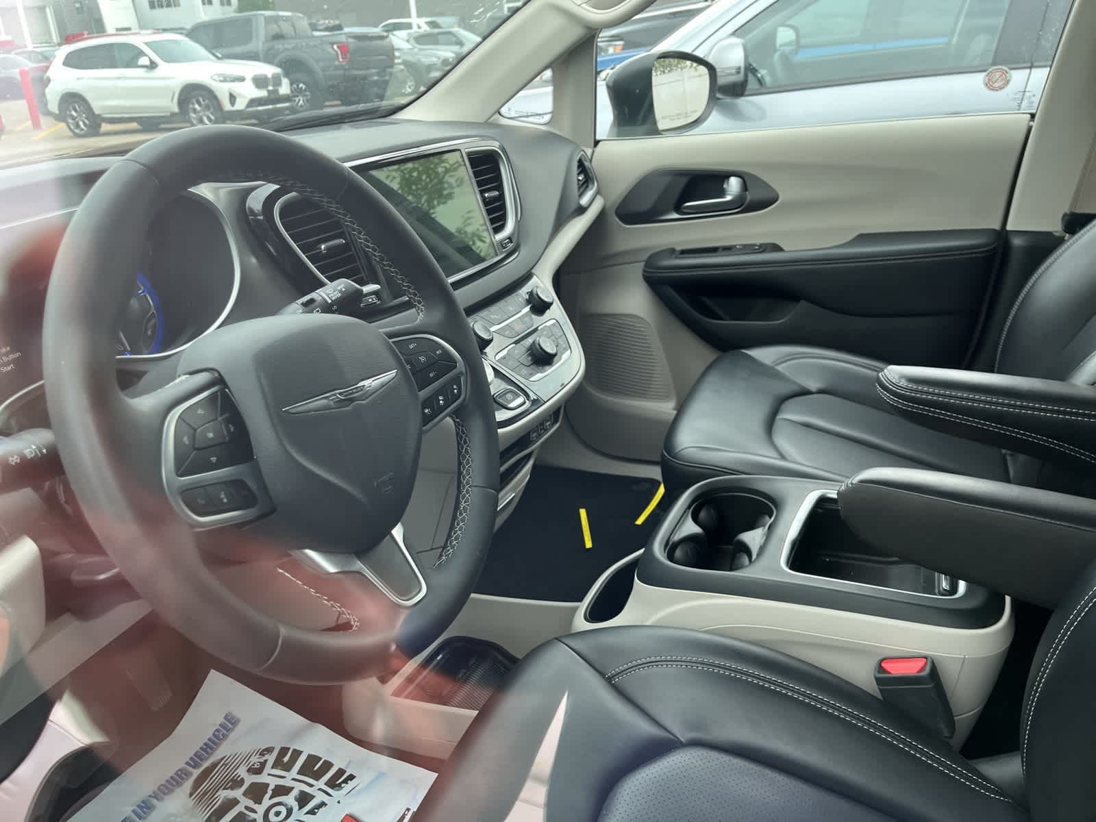 Thumbnail: 2023 Chrysler Pacifica - 26