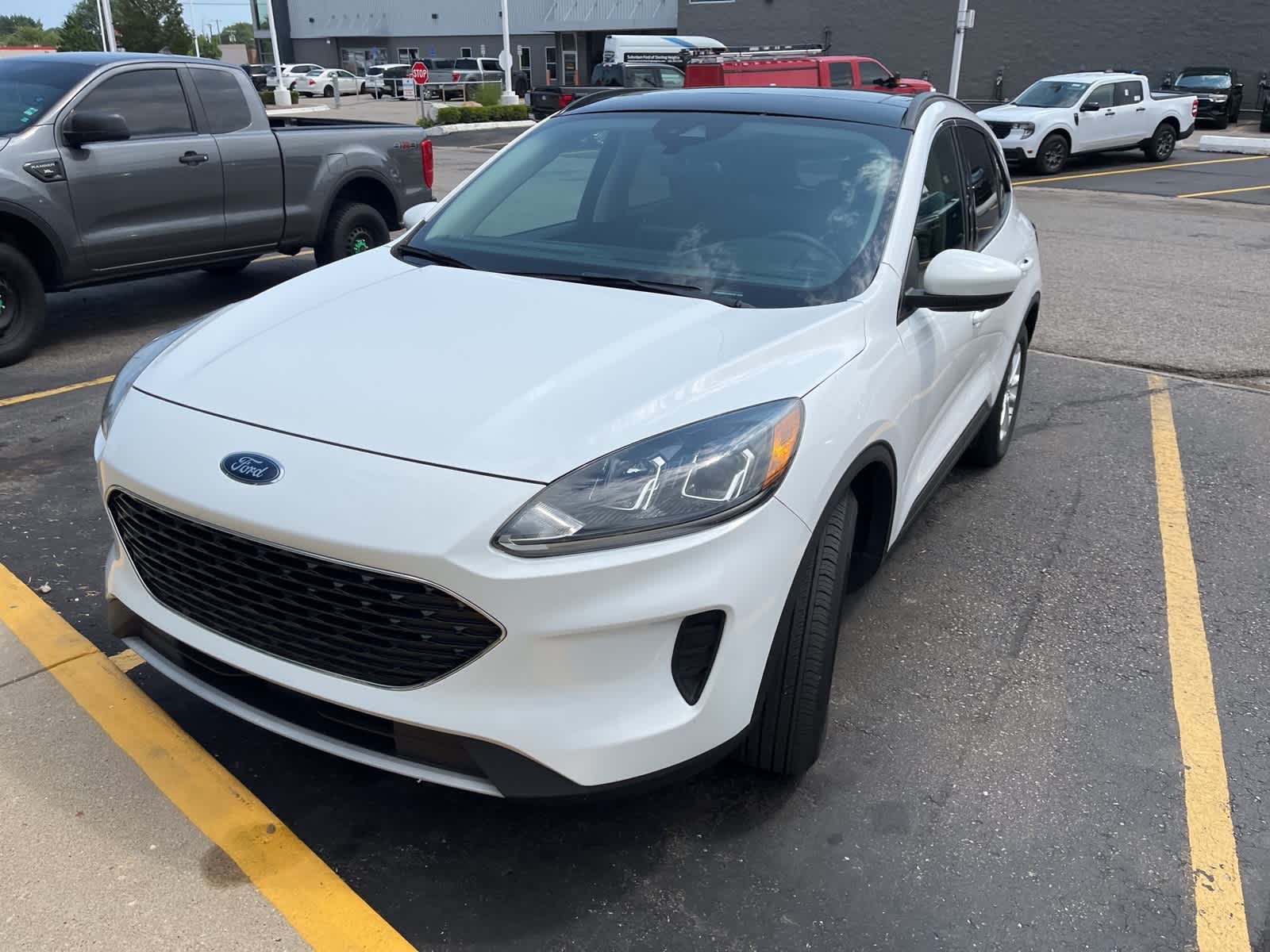 Thumbnail: 2020 Ford Escape - 3