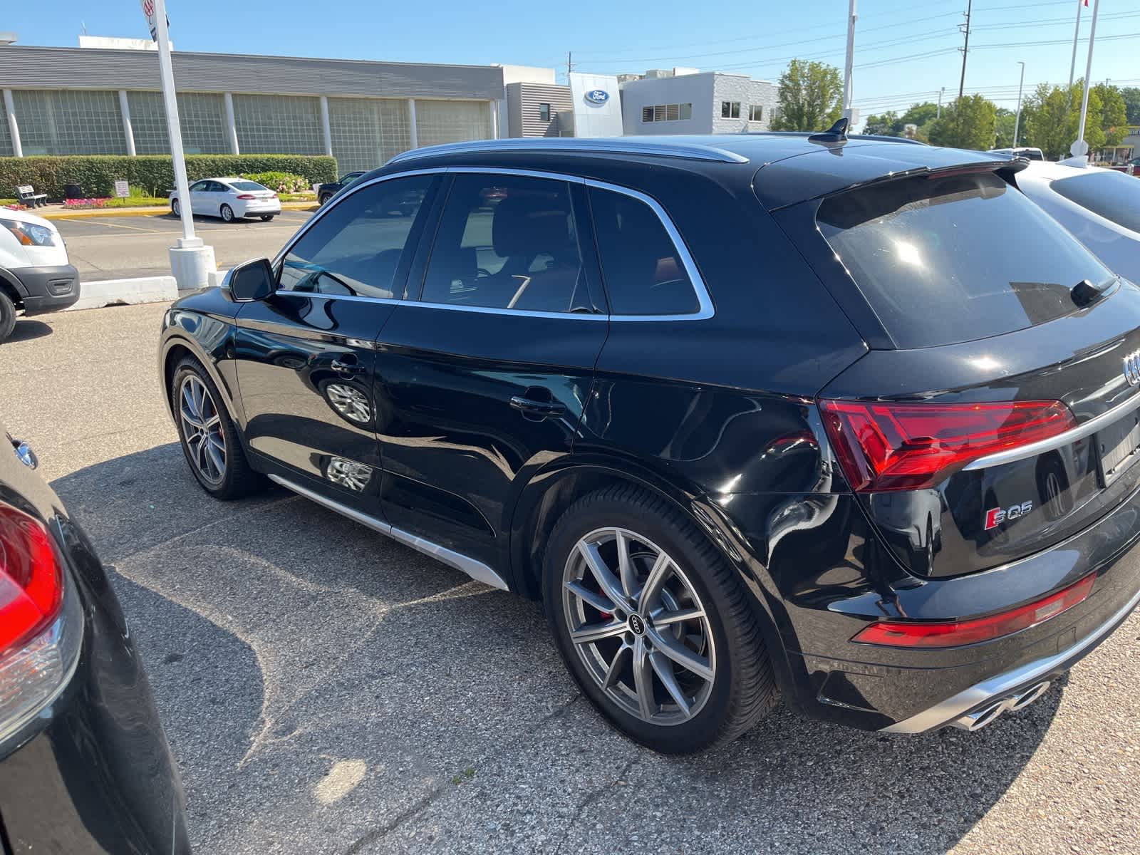 Thumbnail: 2021 Audi SQ5 - 8