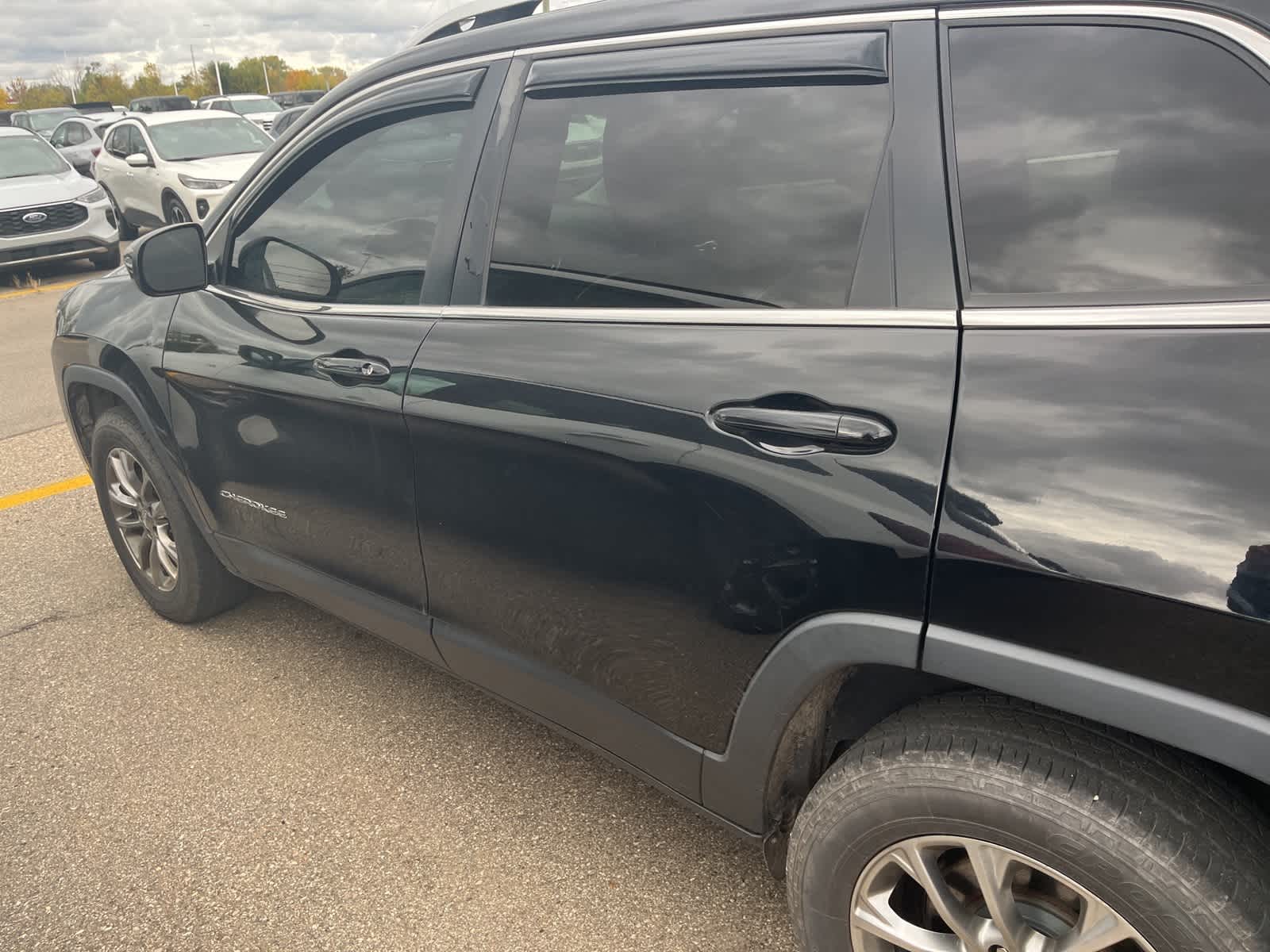 Thumbnail: 2019 Jeep Cherokee - 10