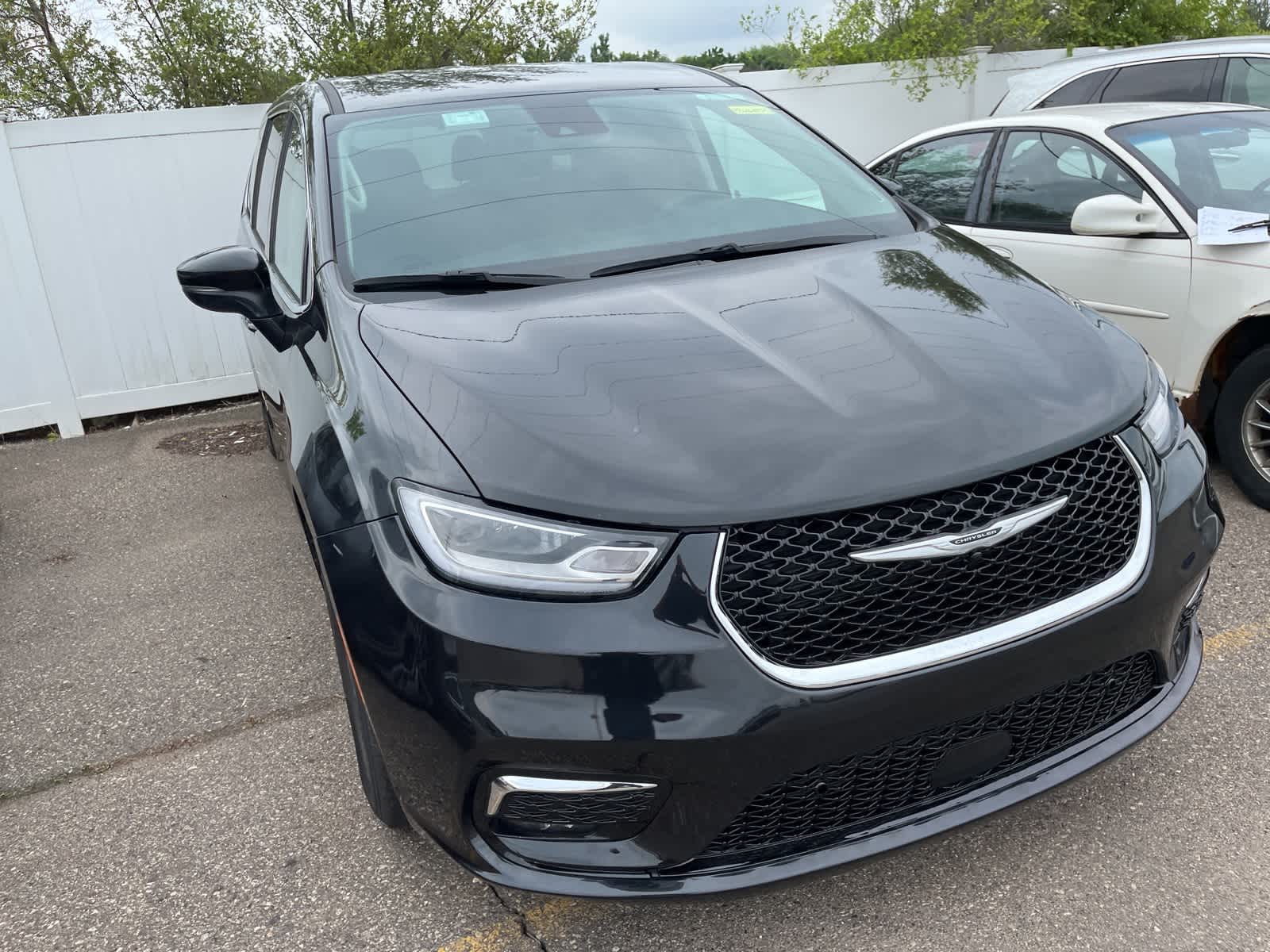 Thumbnail: 2023 Chrysler Pacifica - 20