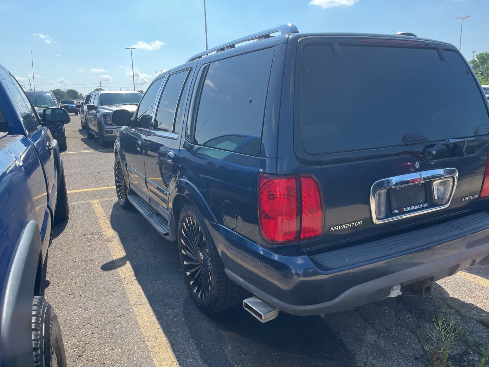 Thumbnail: 1998 Lincoln Navigator - 10