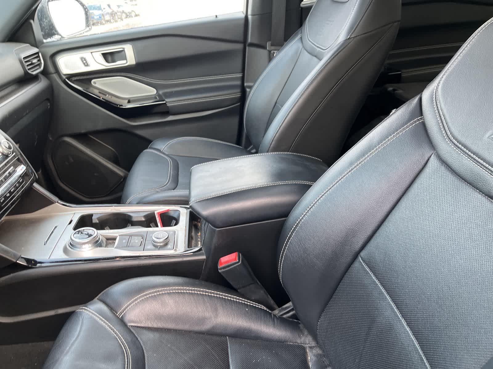 Thumbnail: 2022 Ford Explorer - 25