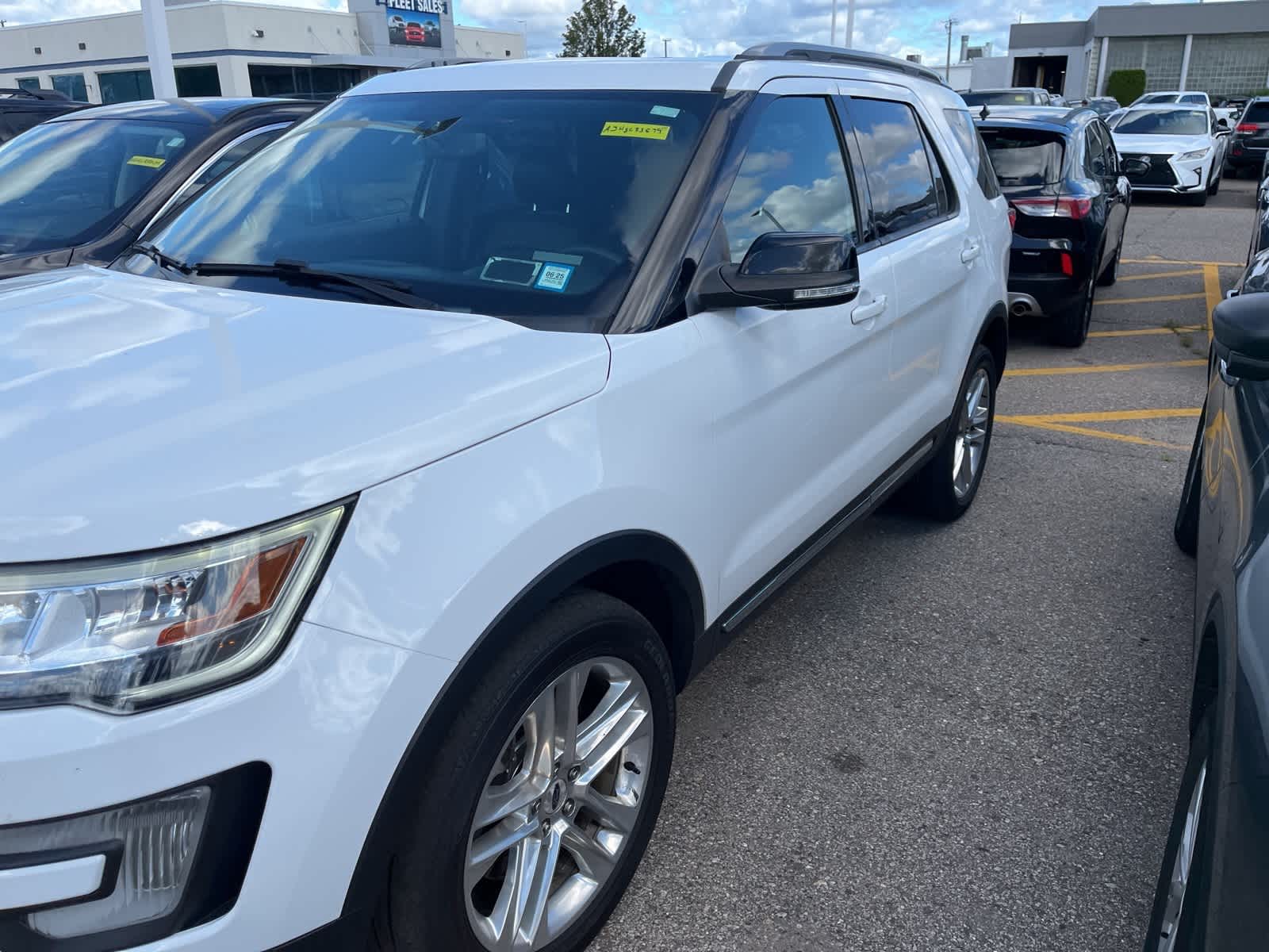 Thumbnail: 2017 Ford Explorer - 4