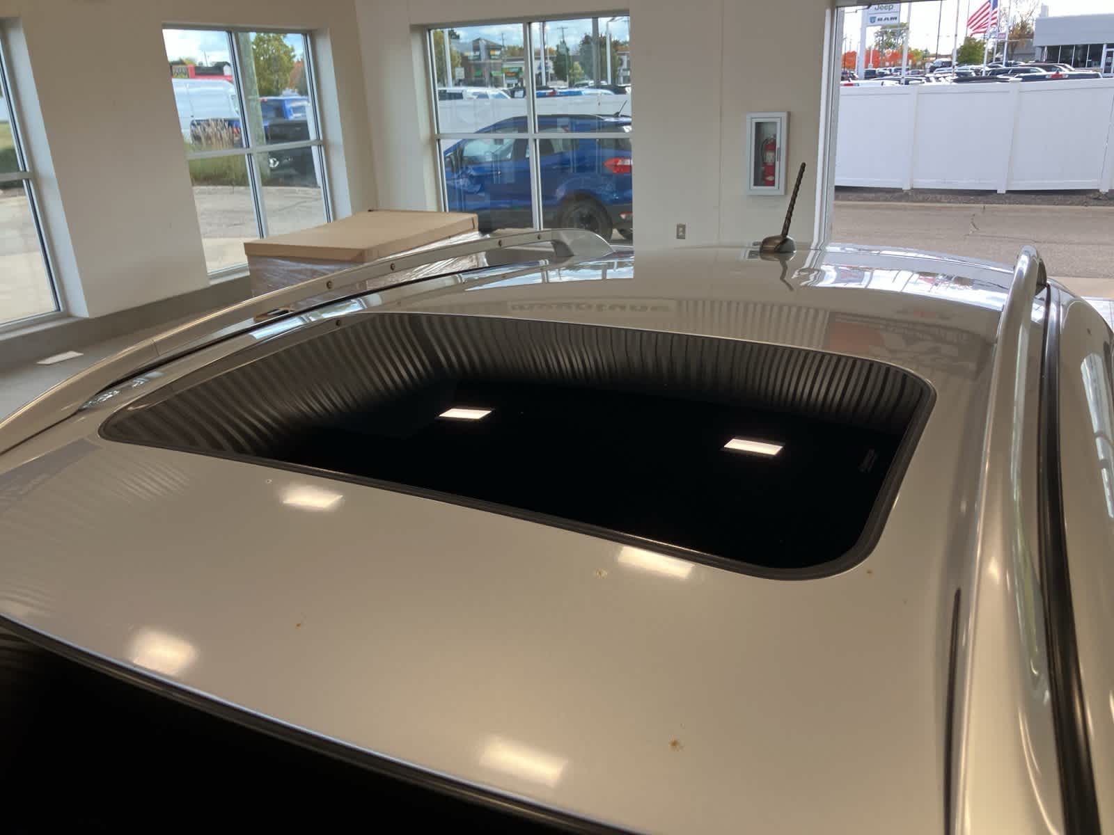 Thumbnail: 2010 INFINITI EX35 - 10