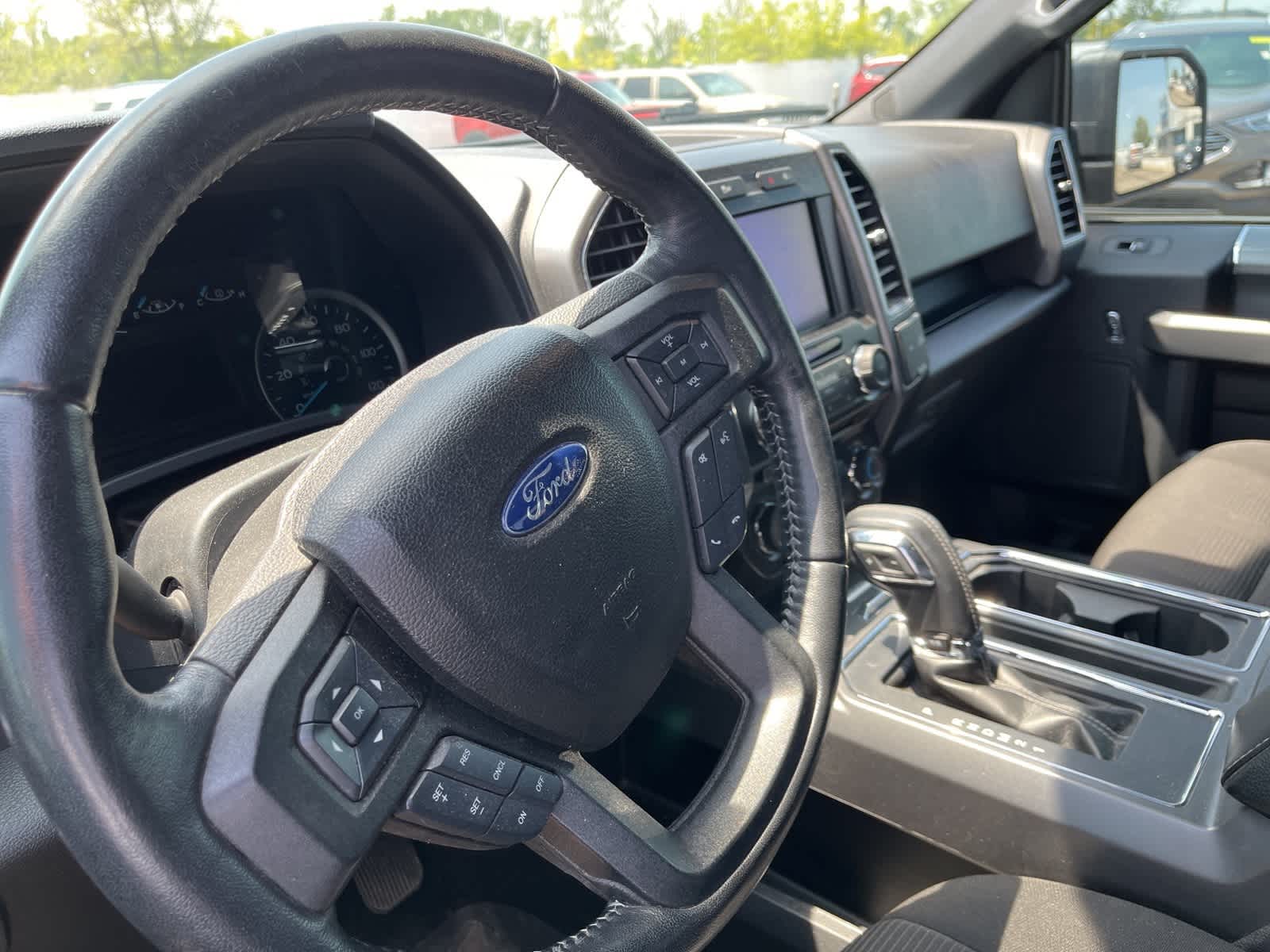 2017 Ford F-150 XLT 24