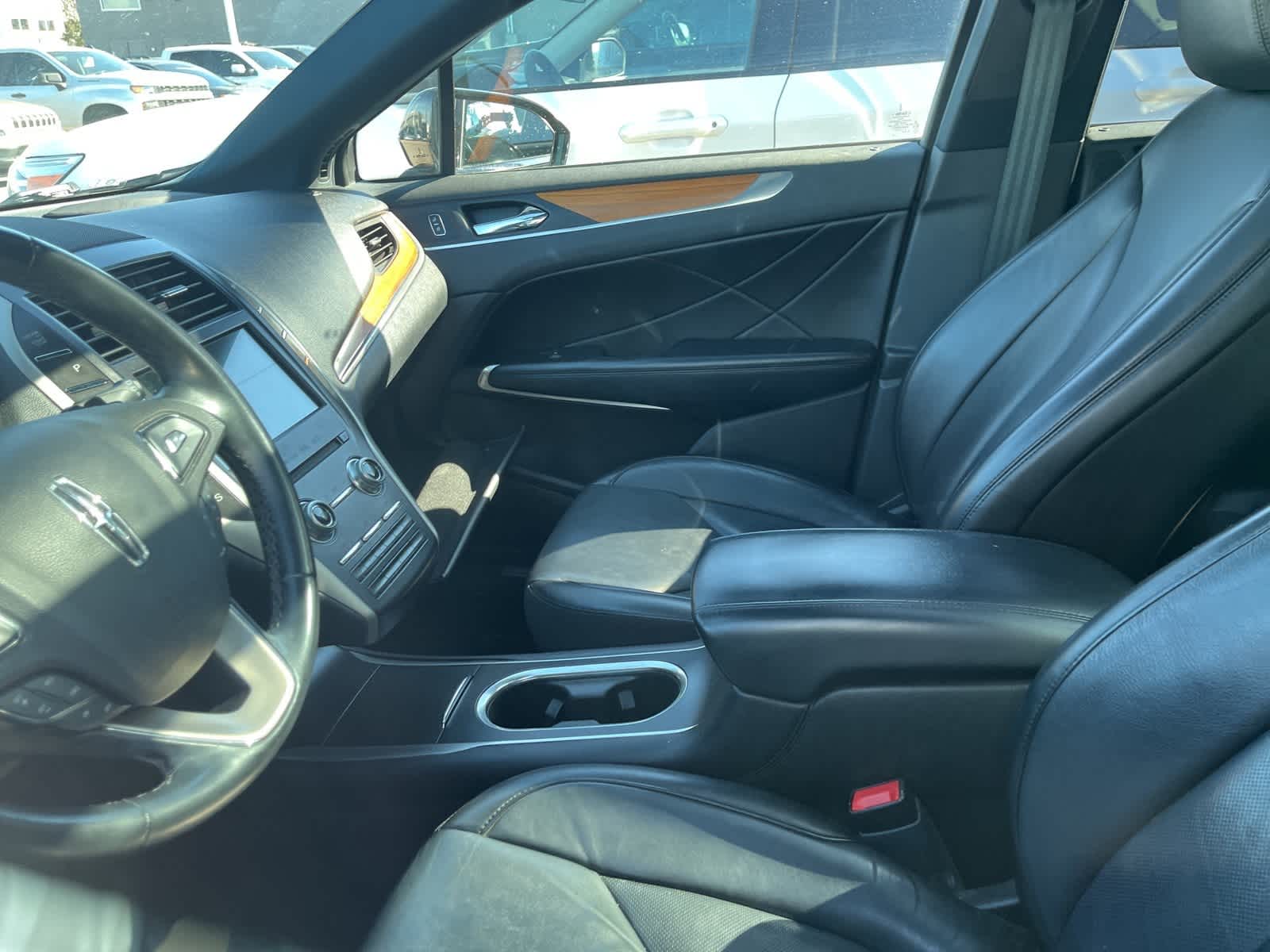 Thumbnail: 2019 Lincoln MKC - 26