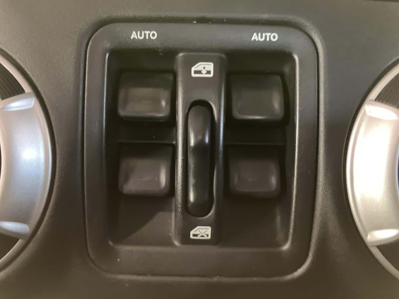 Thumbnail: 2017 Jeep Wrangler - 16