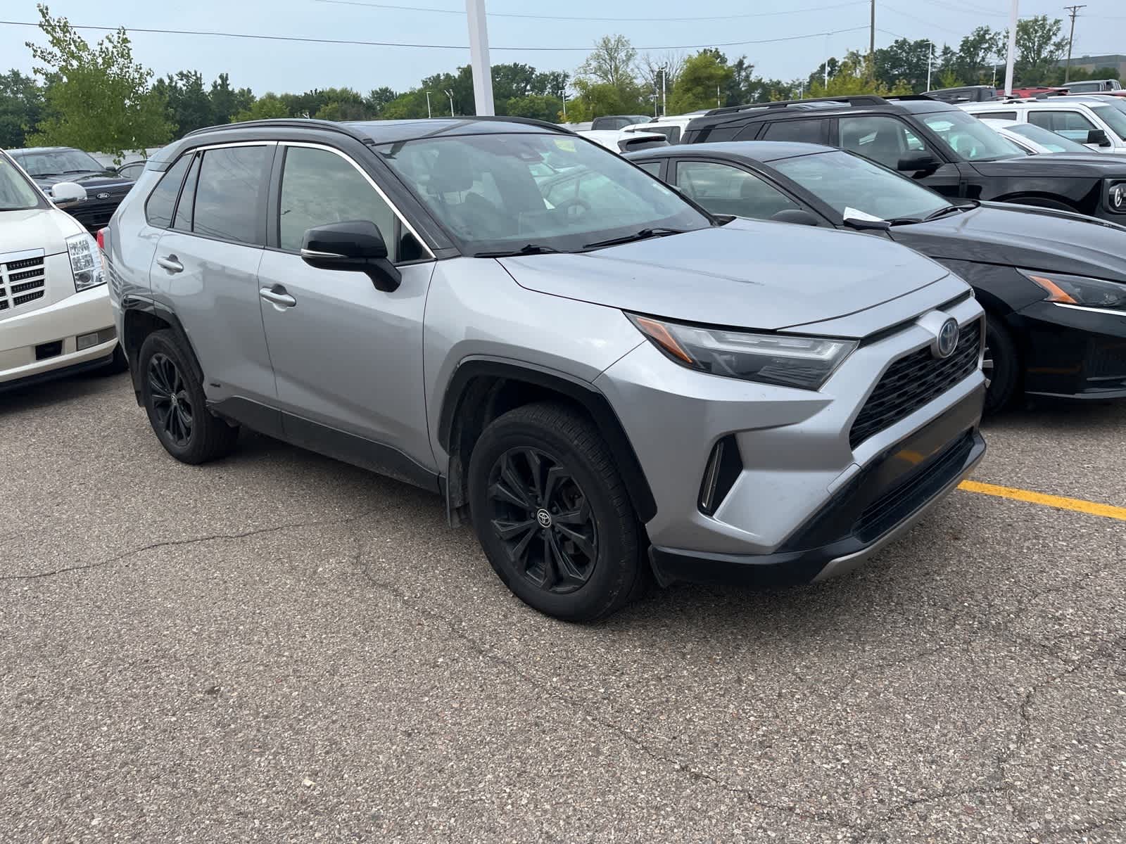 Thumbnail: 2022 Toyota RAV4 - 17
