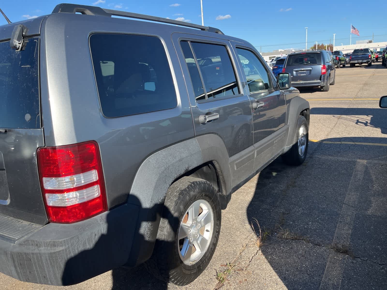 Thumbnail: 2012 Jeep Liberty - 14