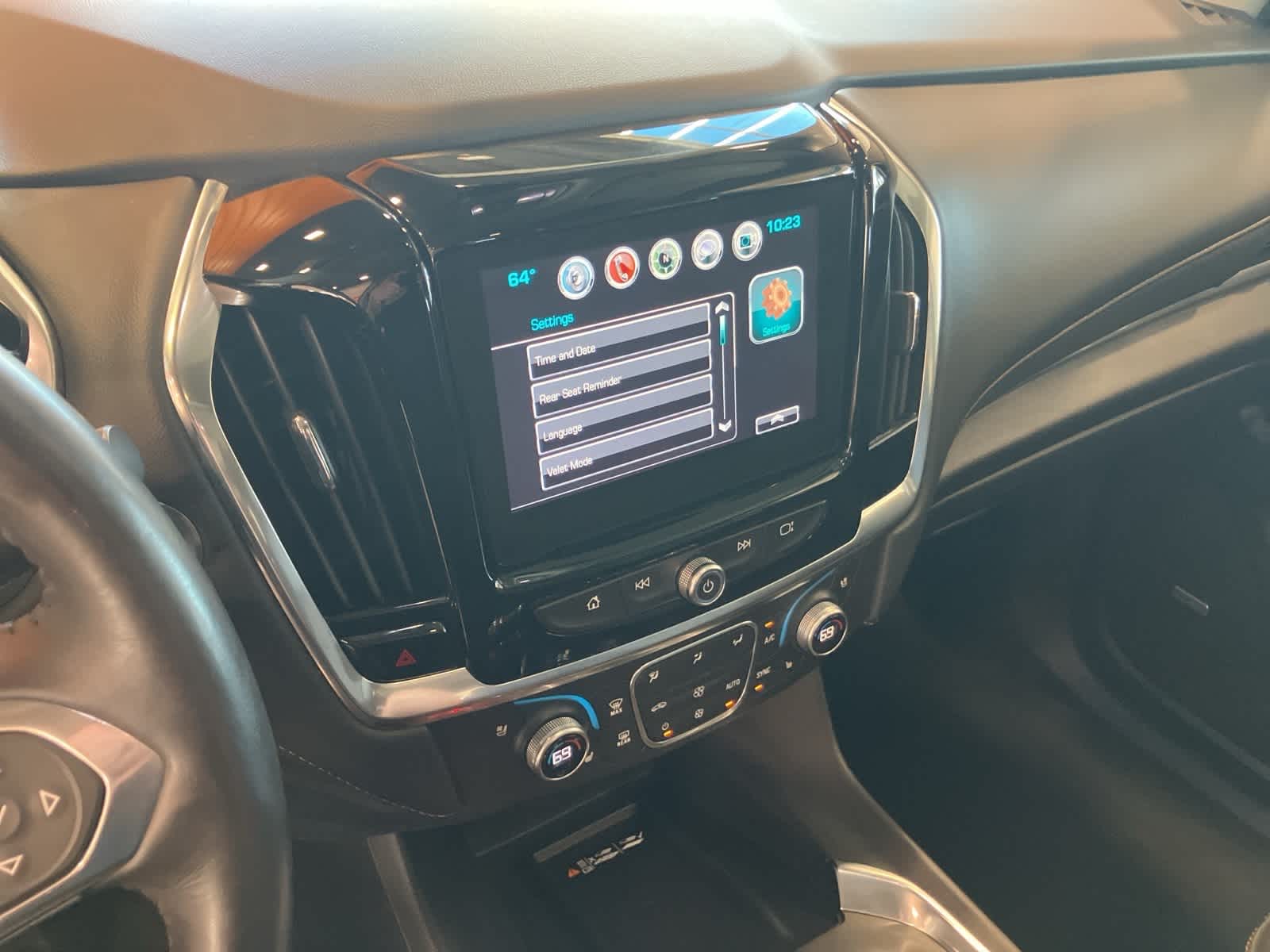 Thumbnail: 2018 Chevrolet Traverse - 24