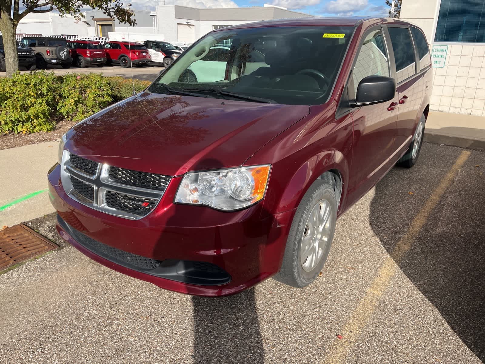 Thumbnail: 2018 Dodge Grand Caravan - 2