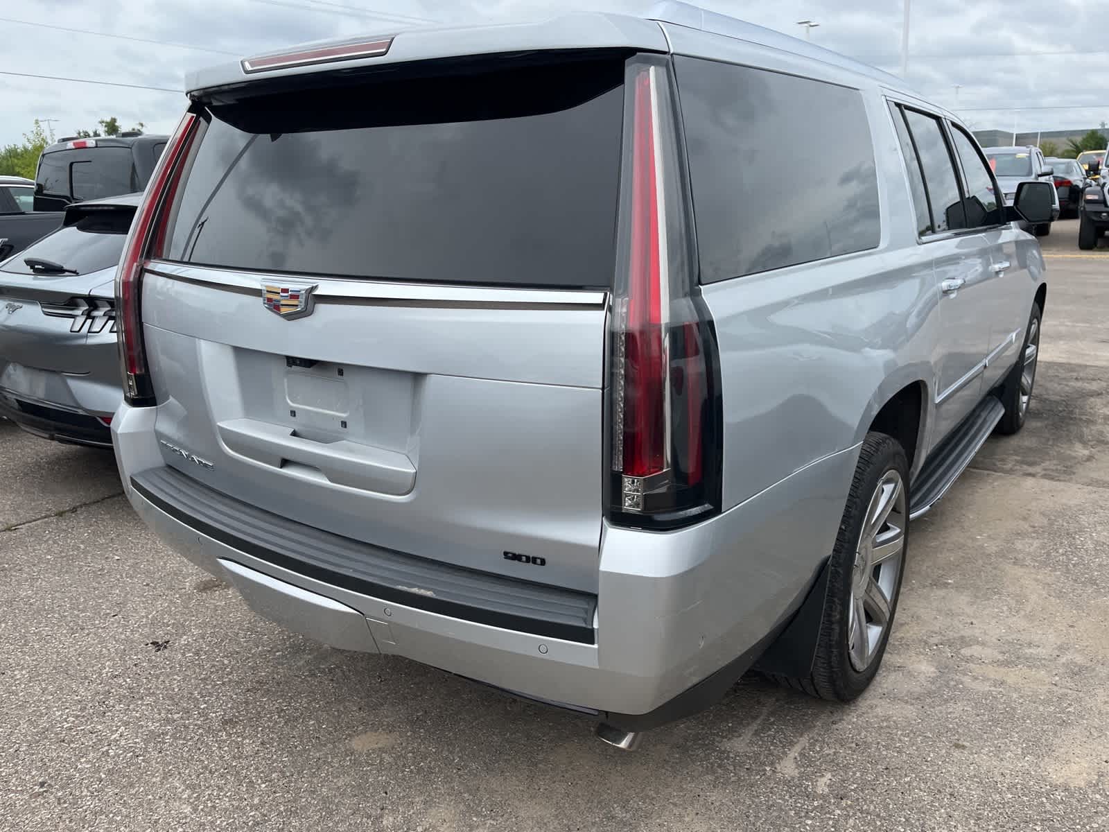 Thumbnail: 2020 Cadillac Escalade - 12