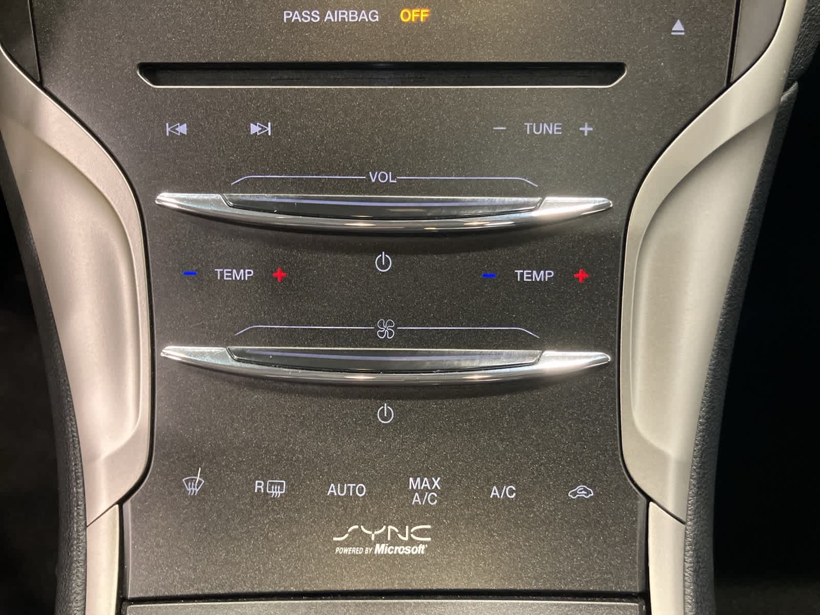 Thumbnail: 2015 Lincoln MKZ - 21