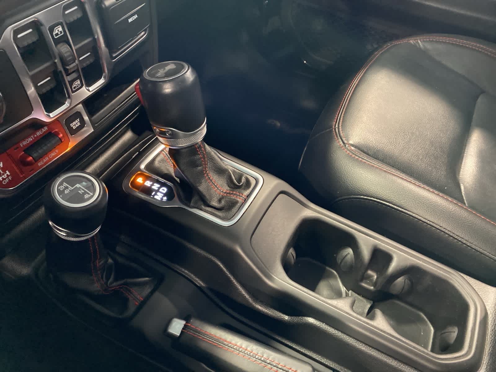 Thumbnail: 2020 Jeep Wrangler - 25