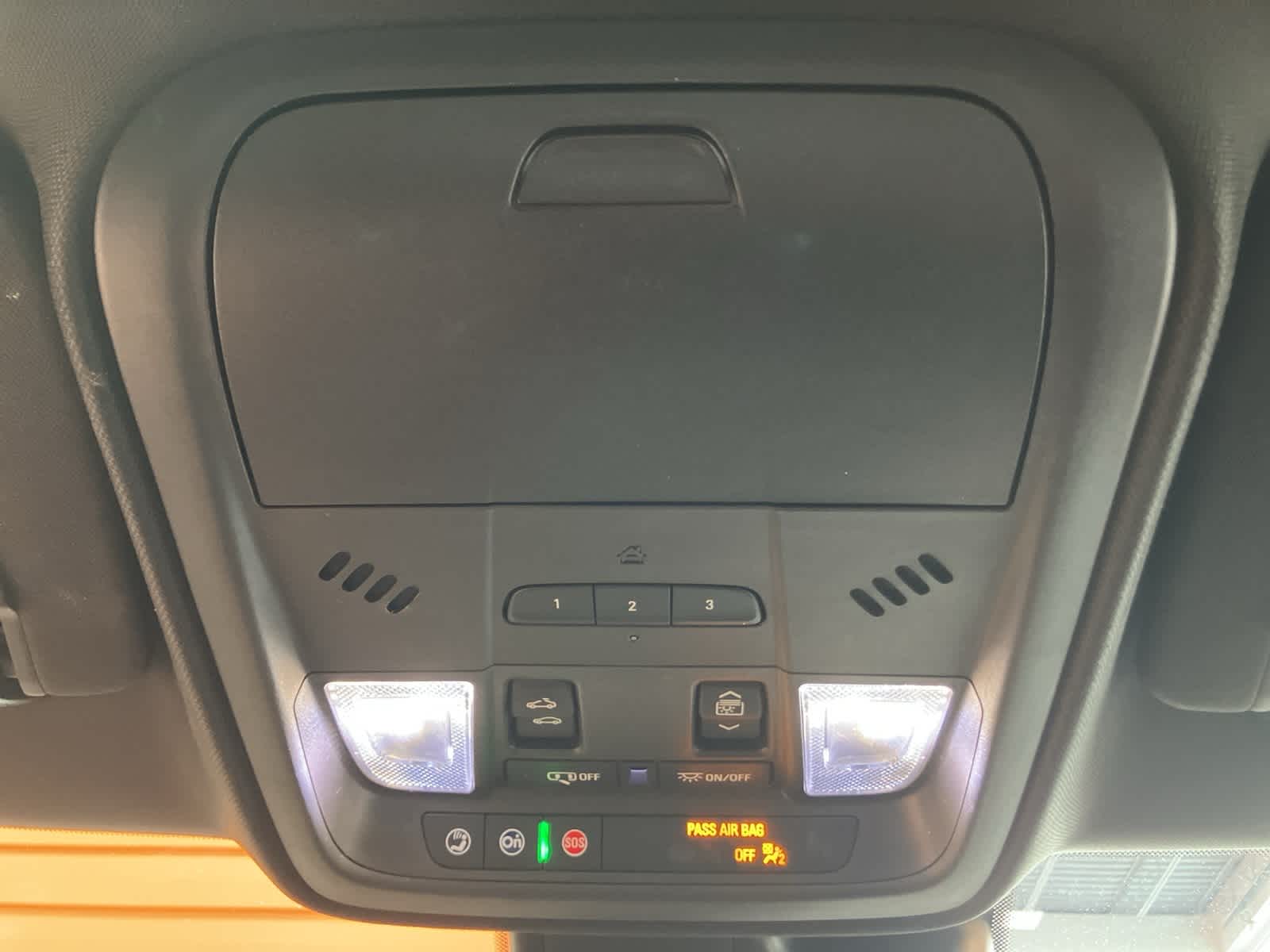 Thumbnail: 2021 Cadillac XT4 - 24