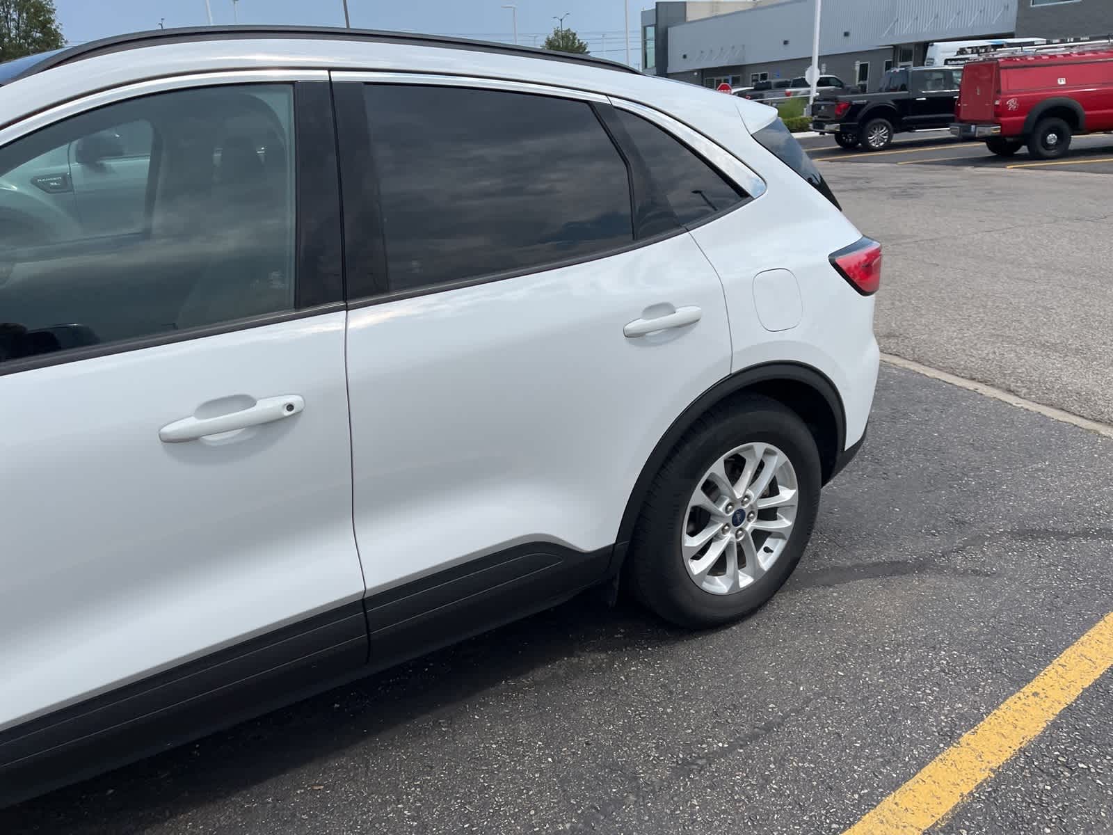 Thumbnail: 2020 Ford Escape - 8
