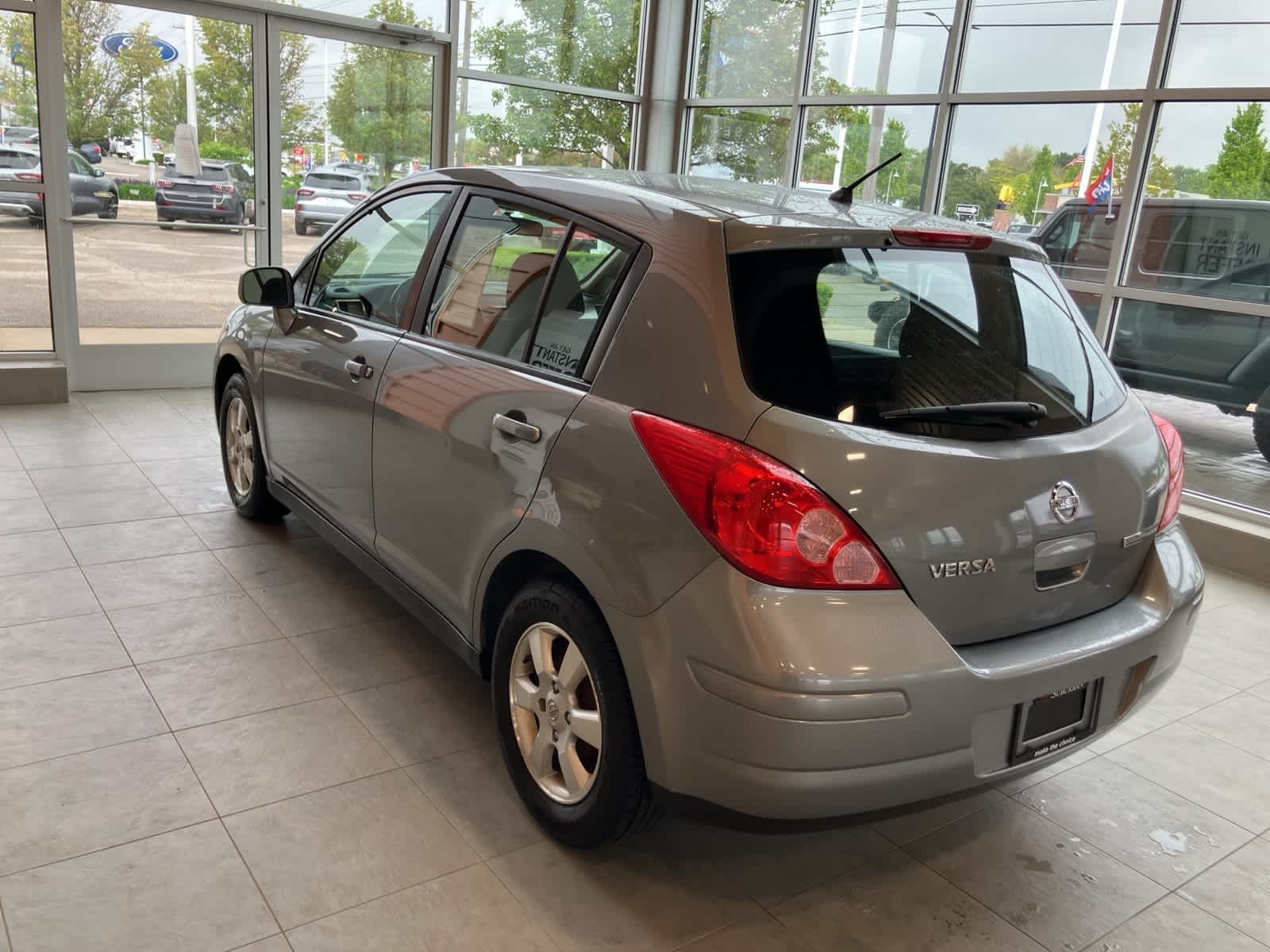Thumbnail: 2012 Nissan Versa - 6