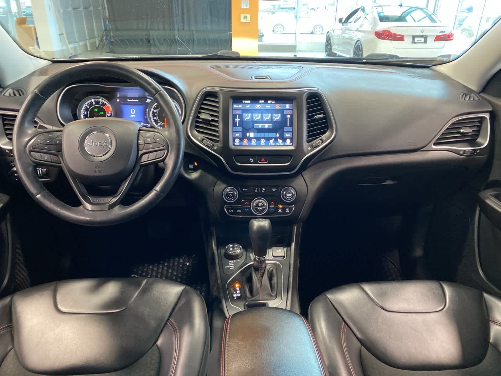 Thumbnail: 2020 Jeep Cherokee - 14