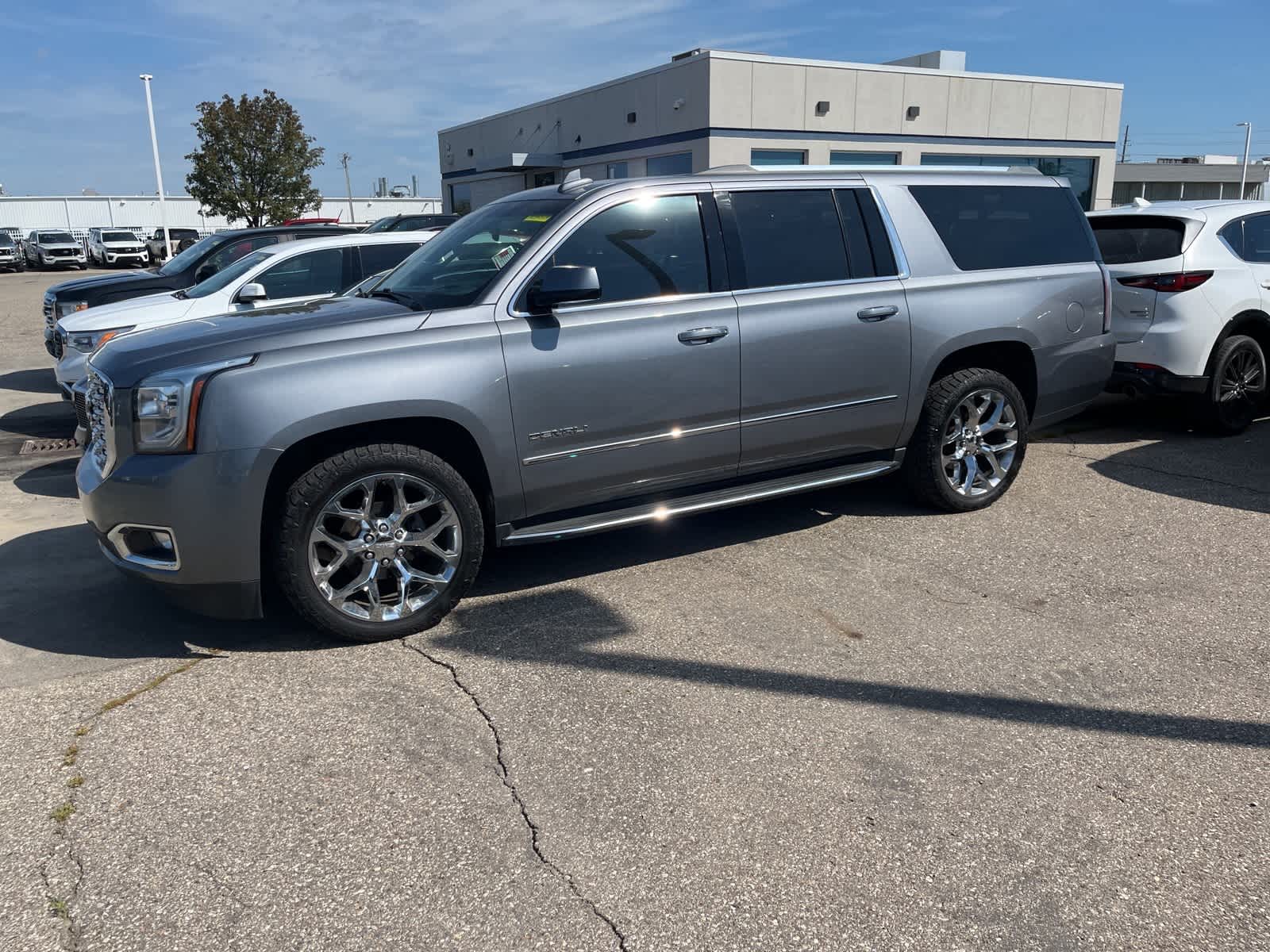 Thumbnail: 2018 GMC Yukon XL - 5