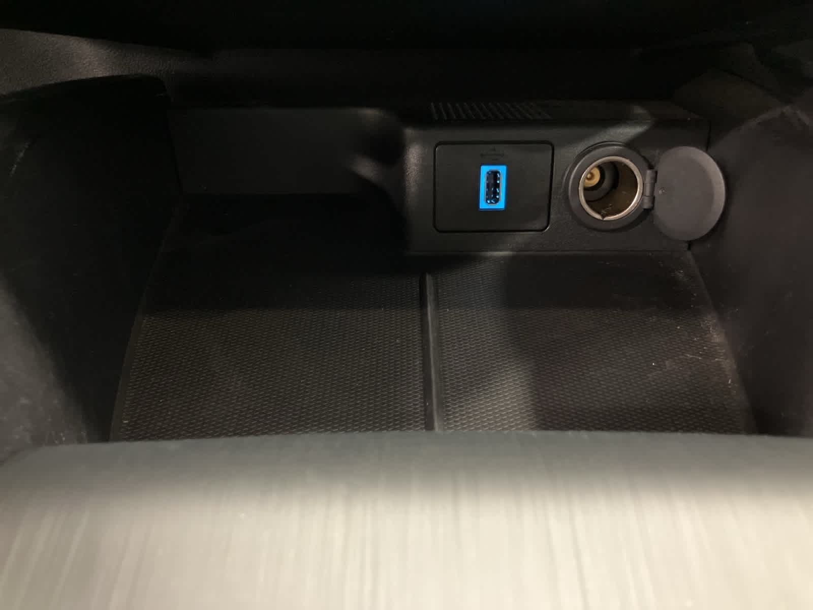 Thumbnail: 2020 Ford Escape - 18