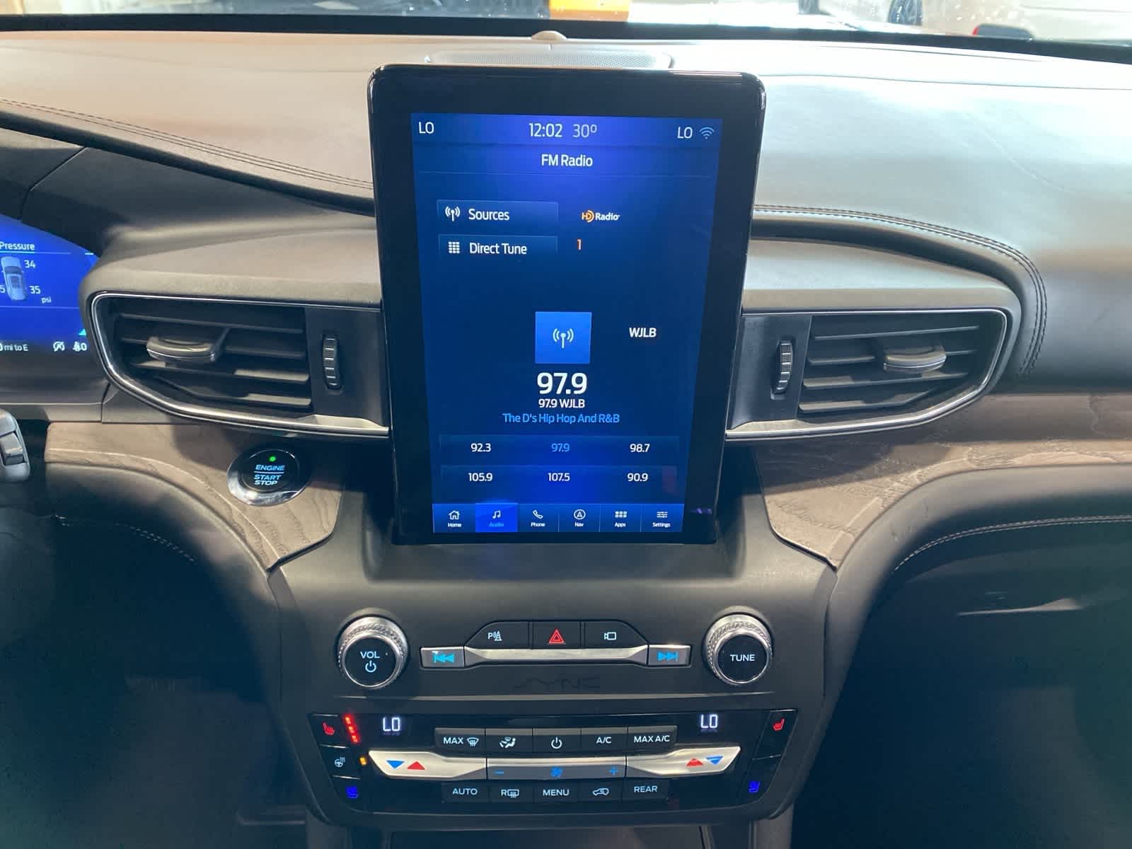 Thumbnail: 2020 Ford Explorer - 14