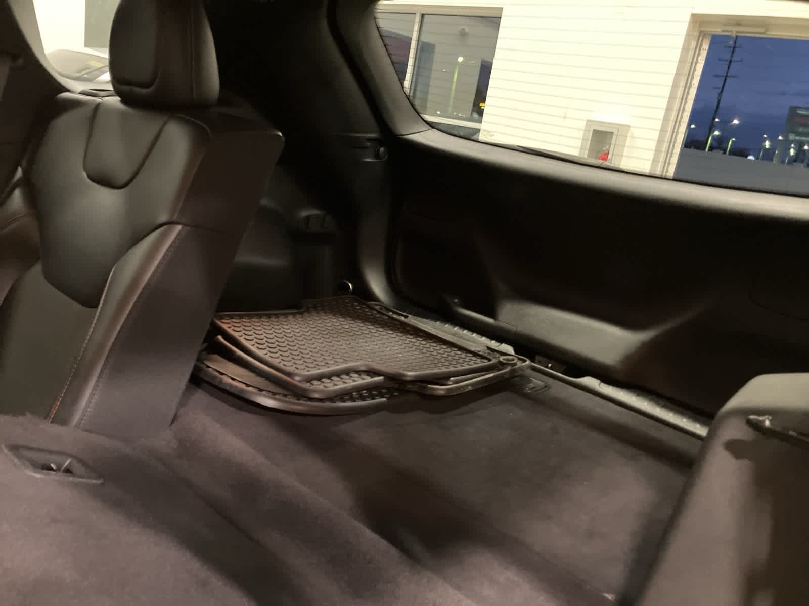 Thumbnail: 2020 Jeep Cherokee - 24