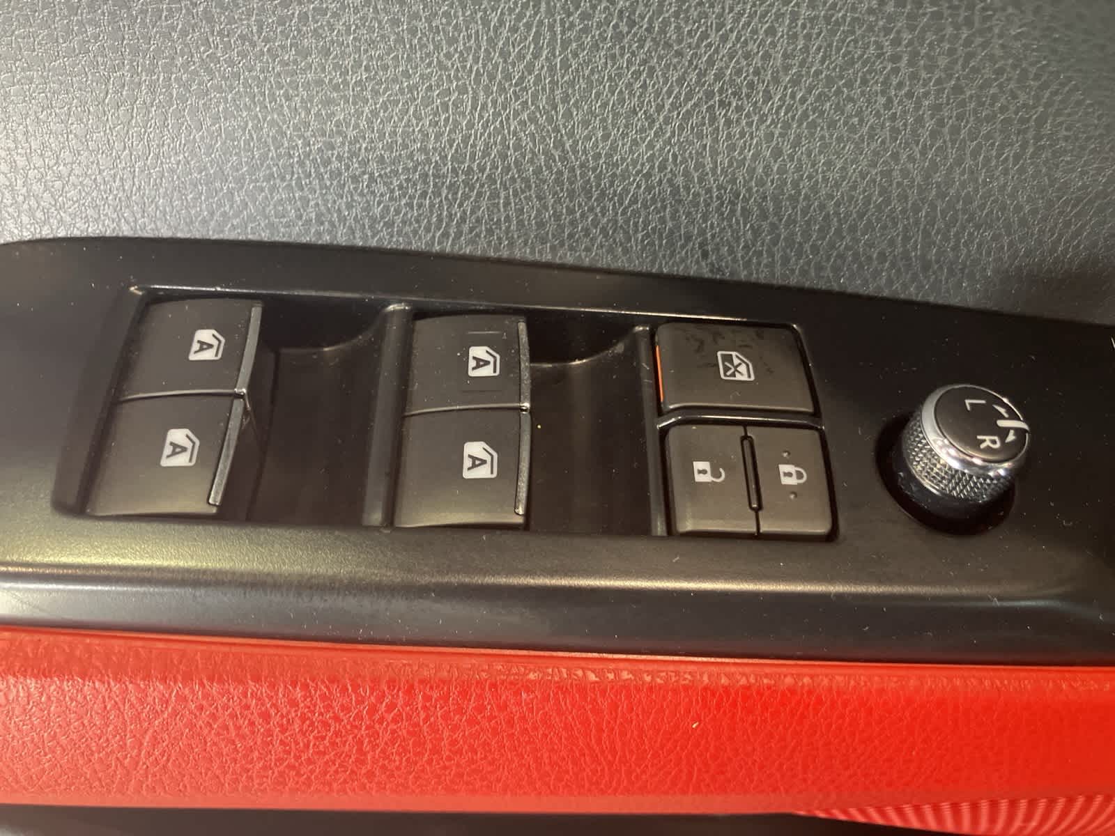 Thumbnail: 2019 Toyota Camry - 14