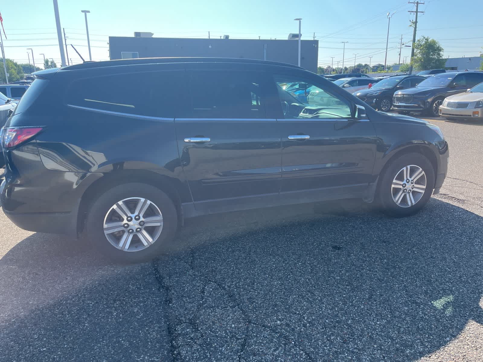Thumbnail: 2017 Chevrolet Traverse - 12