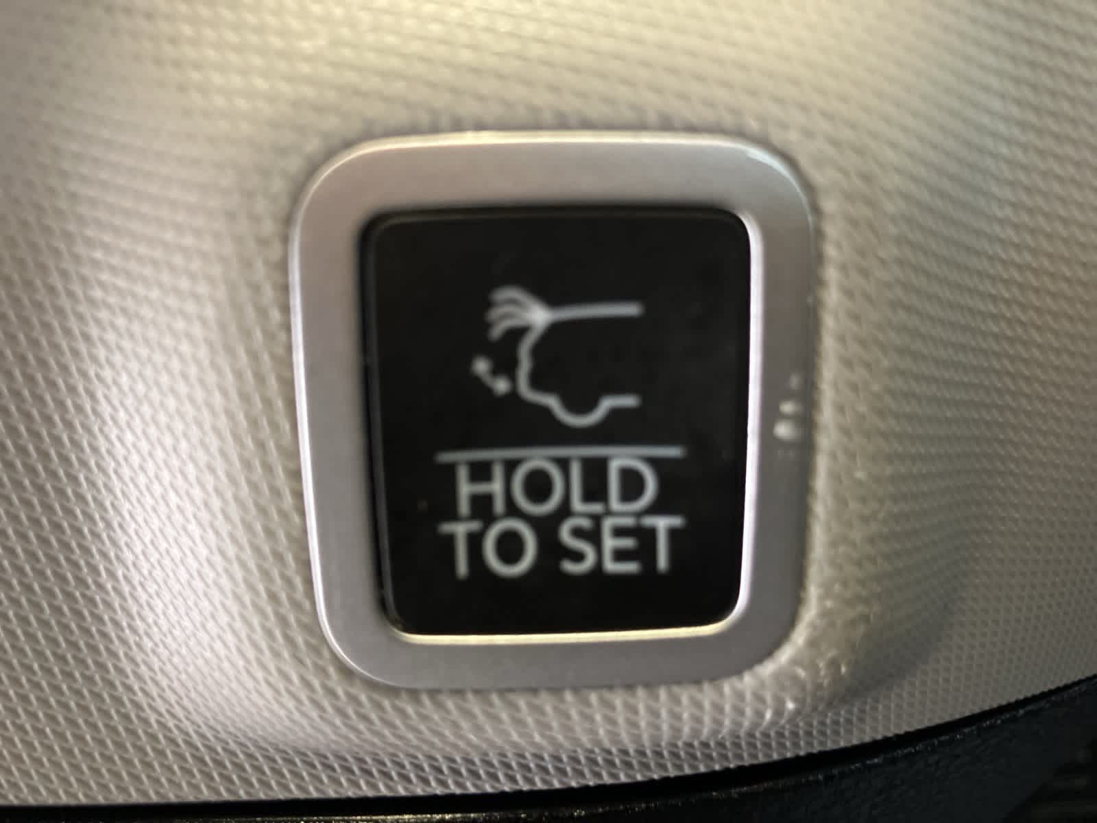 Thumbnail: 2023 Jeep Grand Cherokee - 31