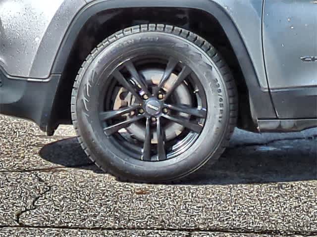 Thumbnail: 2015 Jeep Cherokee - 14