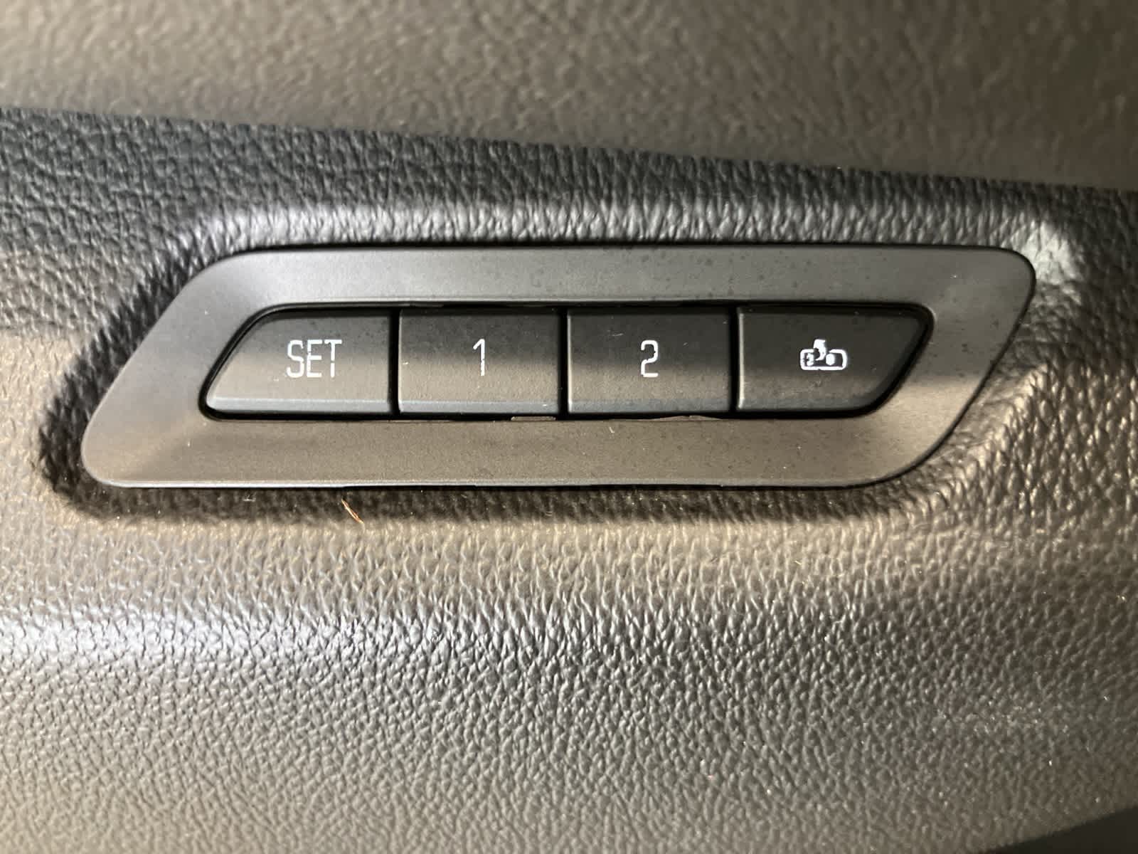 Thumbnail: 2017 Cadillac Escalade - 16