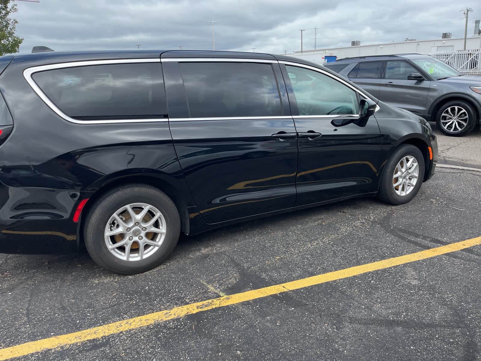 Thumbnail: 2024 Chrysler Pacifica - 13