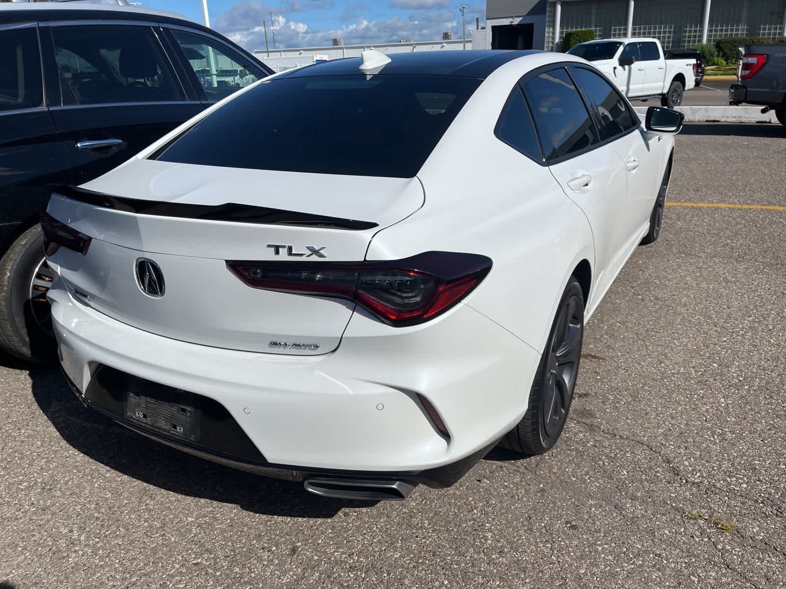 Thumbnail: 2022 Acura TLX - 11